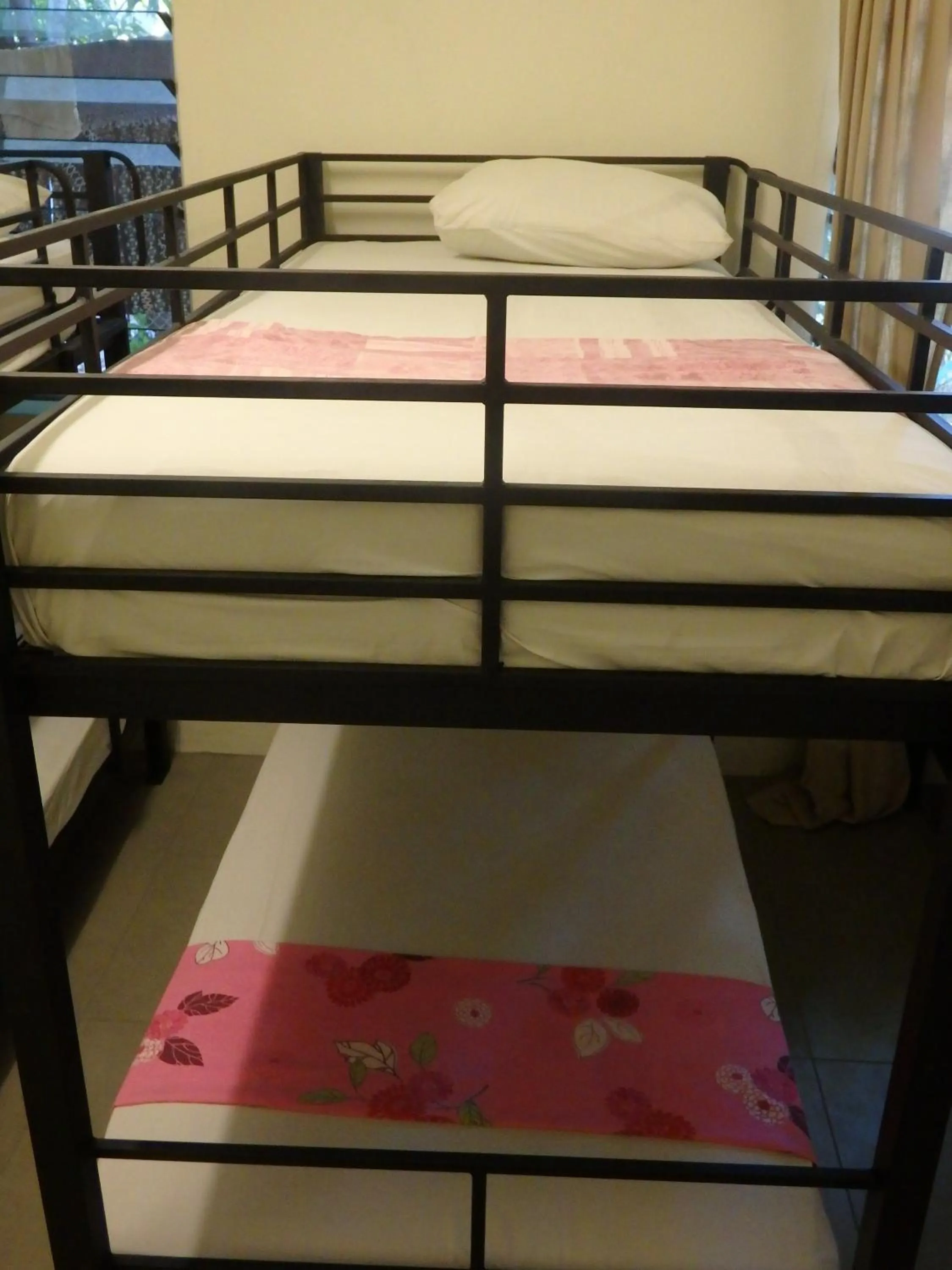 bunk bed, Bed in Bluewater Lodge