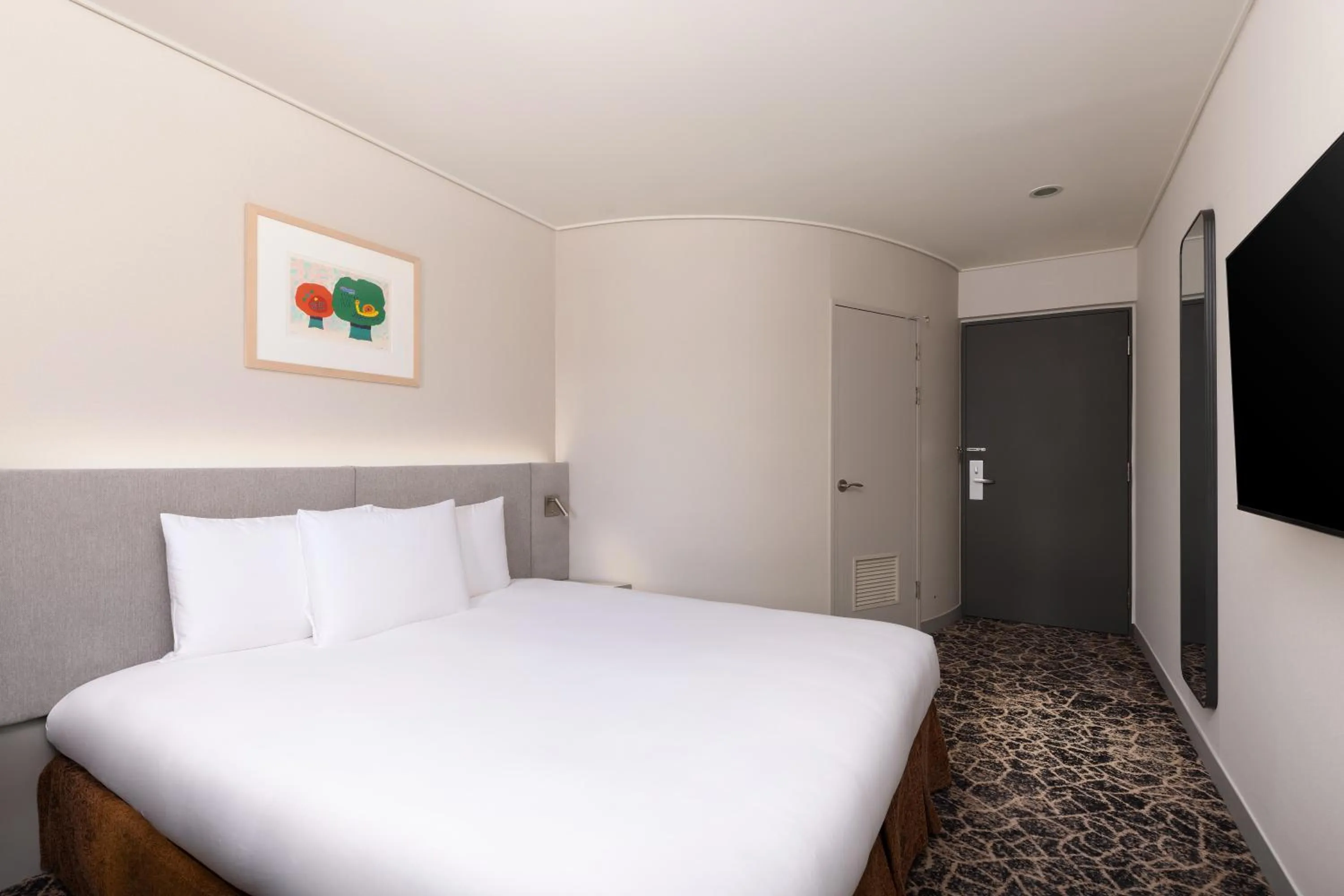 Photo of the whole room, Bed in ibis Ambassador Seoul Insadong-Newly renovated in 2025