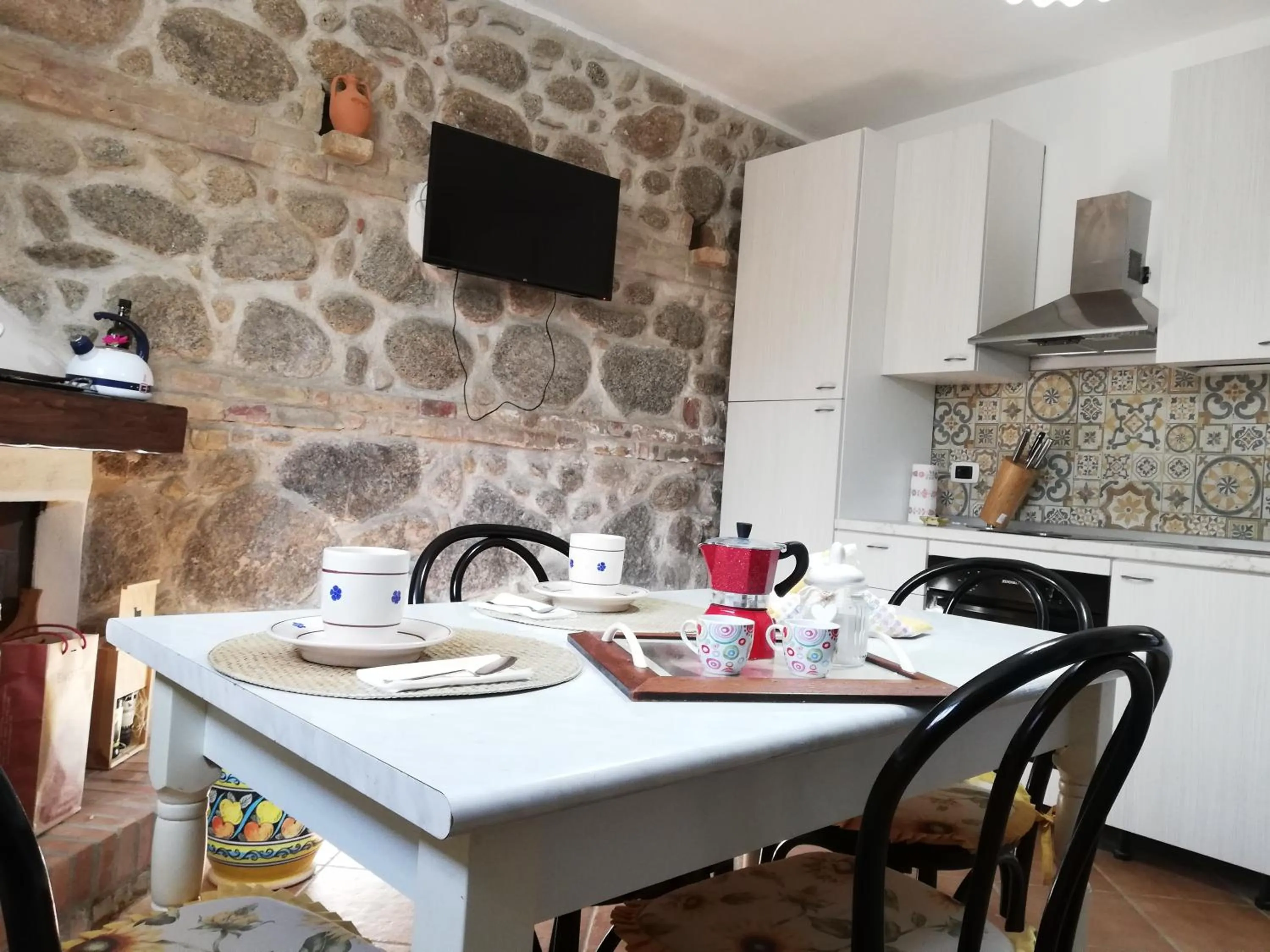 Dining area in LudoMar Country Residence - Rooms & Apartments