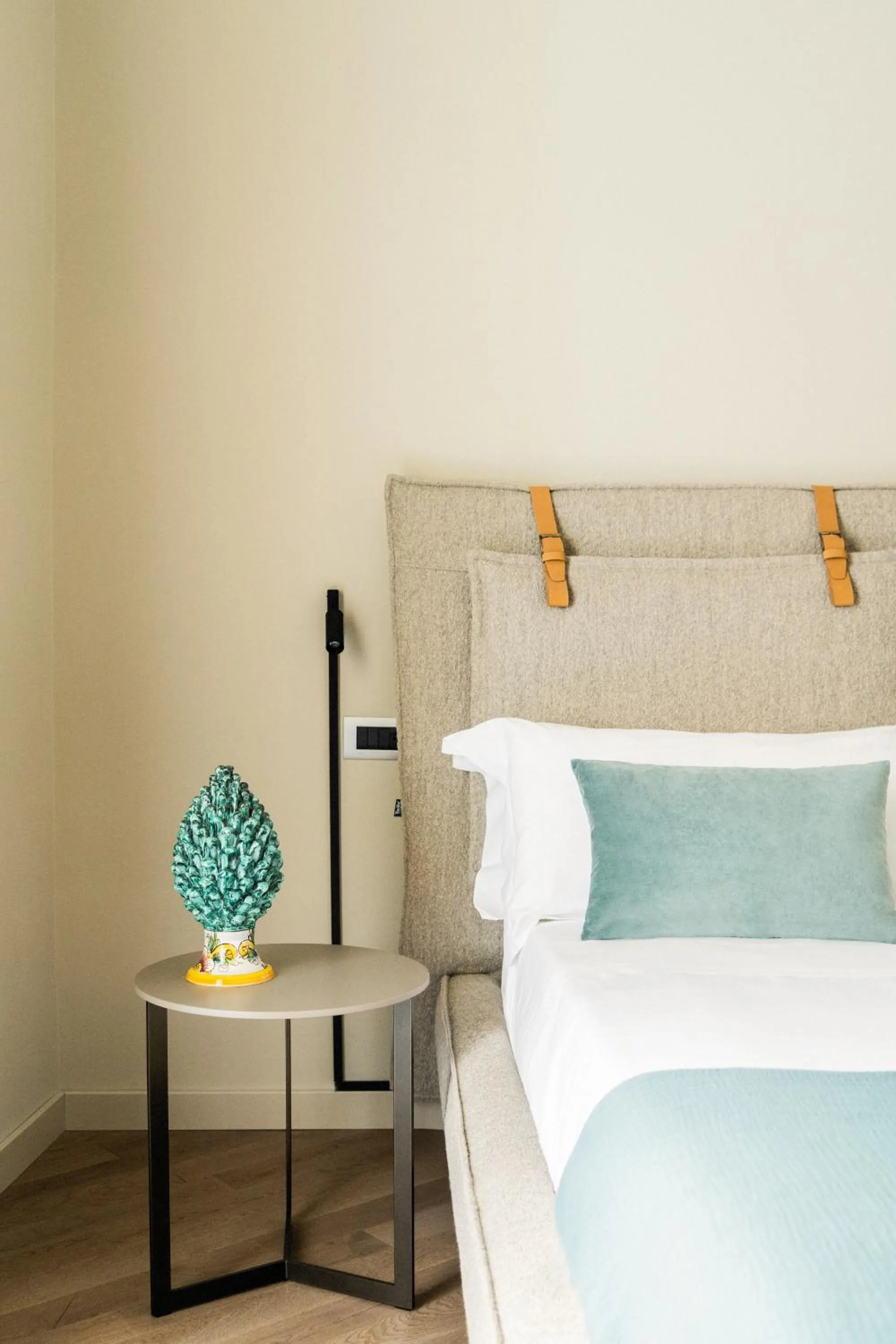 Bedroom, Bed in InCanto