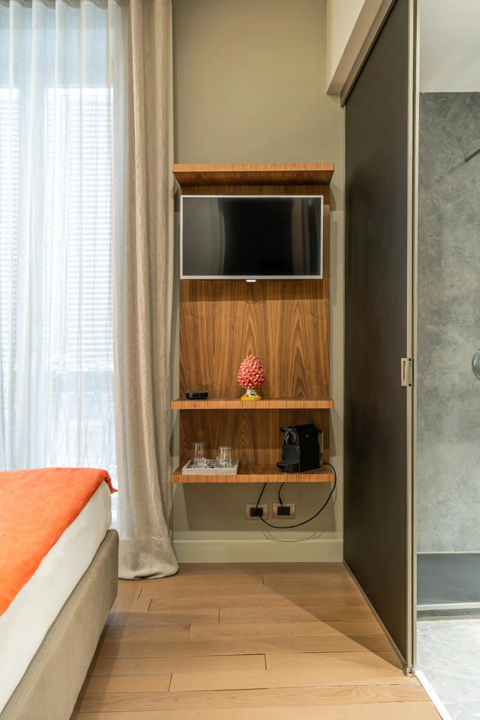 TV and multimedia, Bed in InCanto