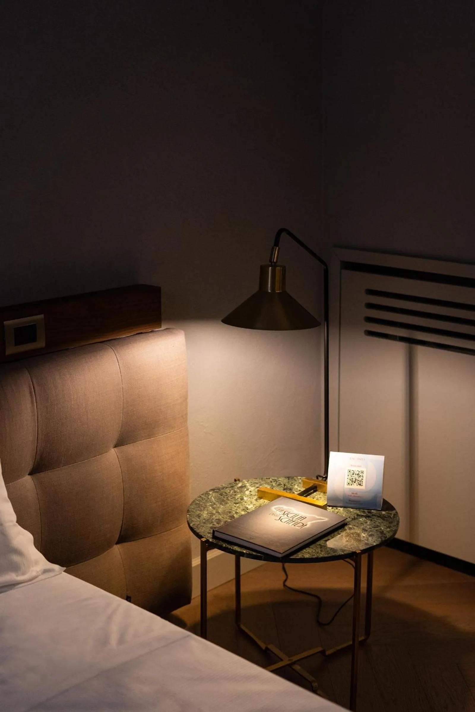 Bedroom, Bed in InCanto