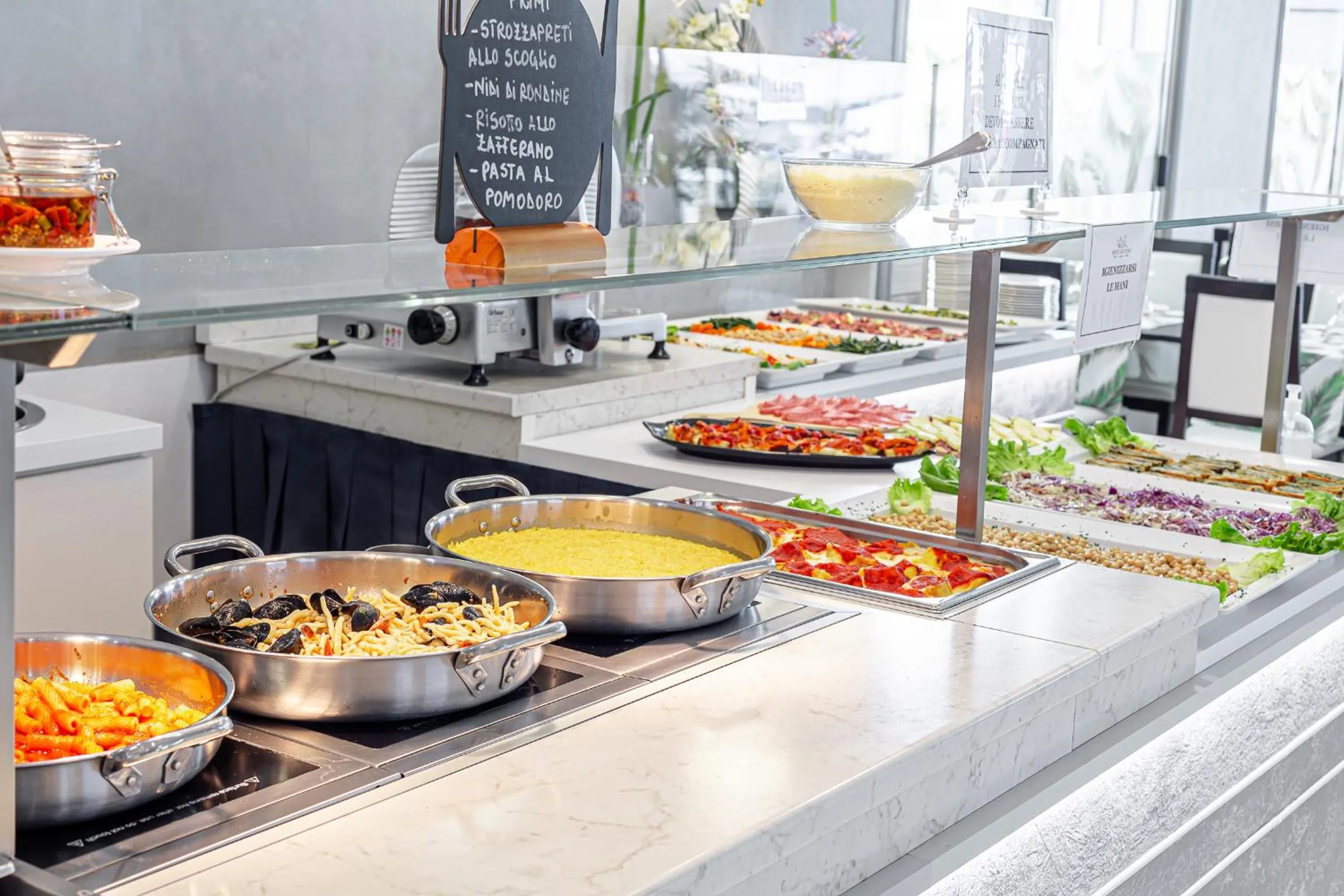Restaurant/places to eat in Hotel Nettuno