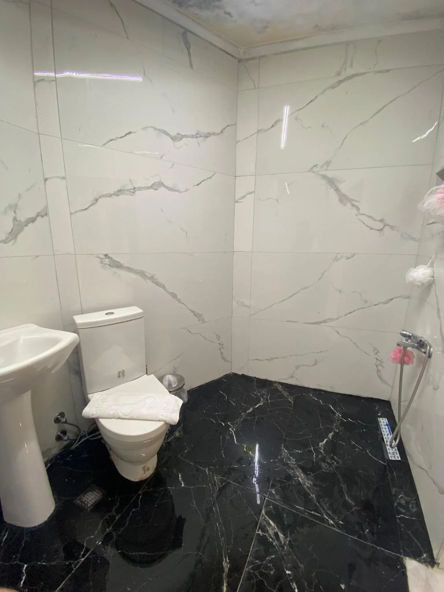 Divan Wooden Guesthouse