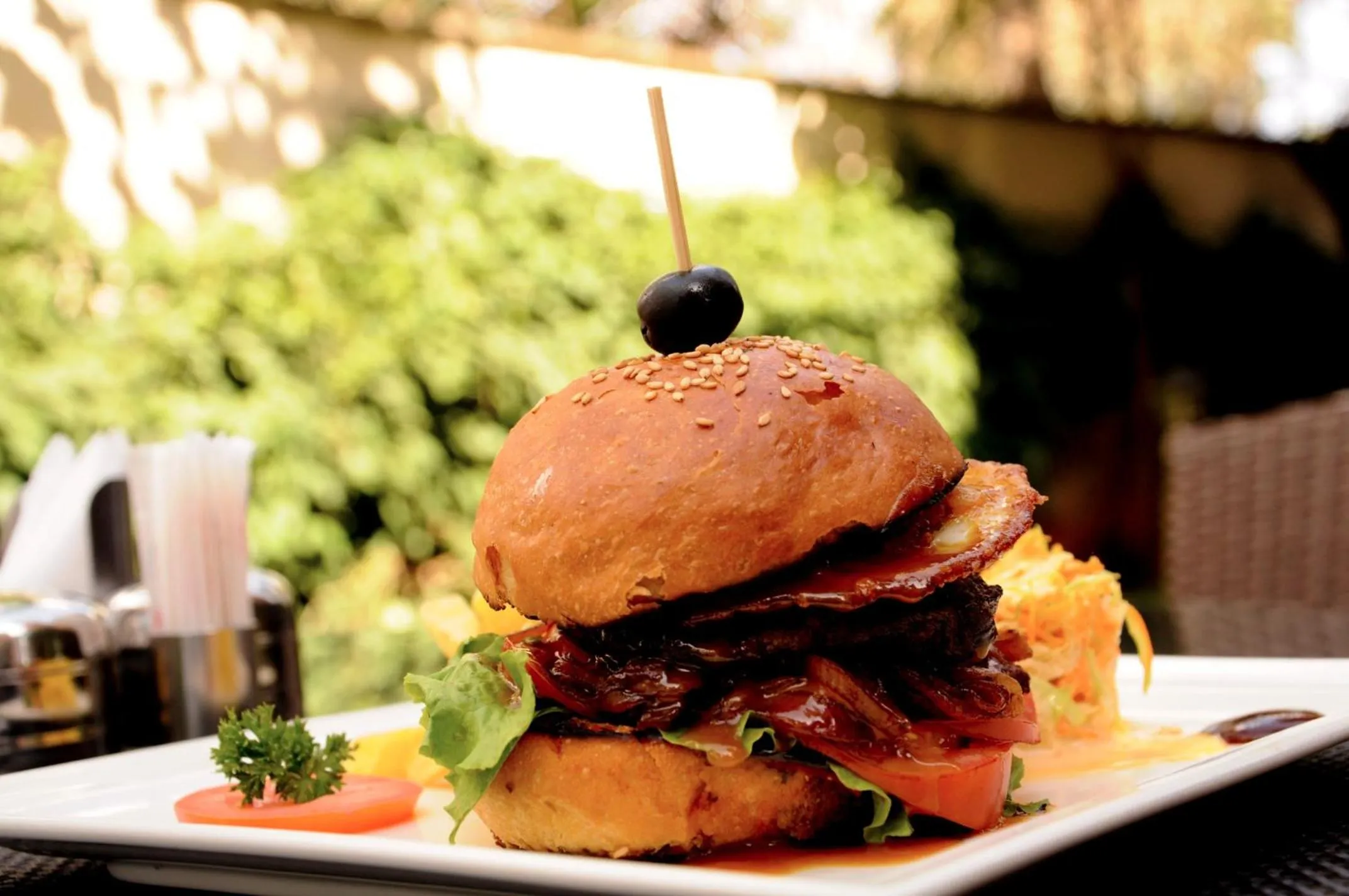 Restaurant/places to eat in GemSuites Serviced Apartments State House