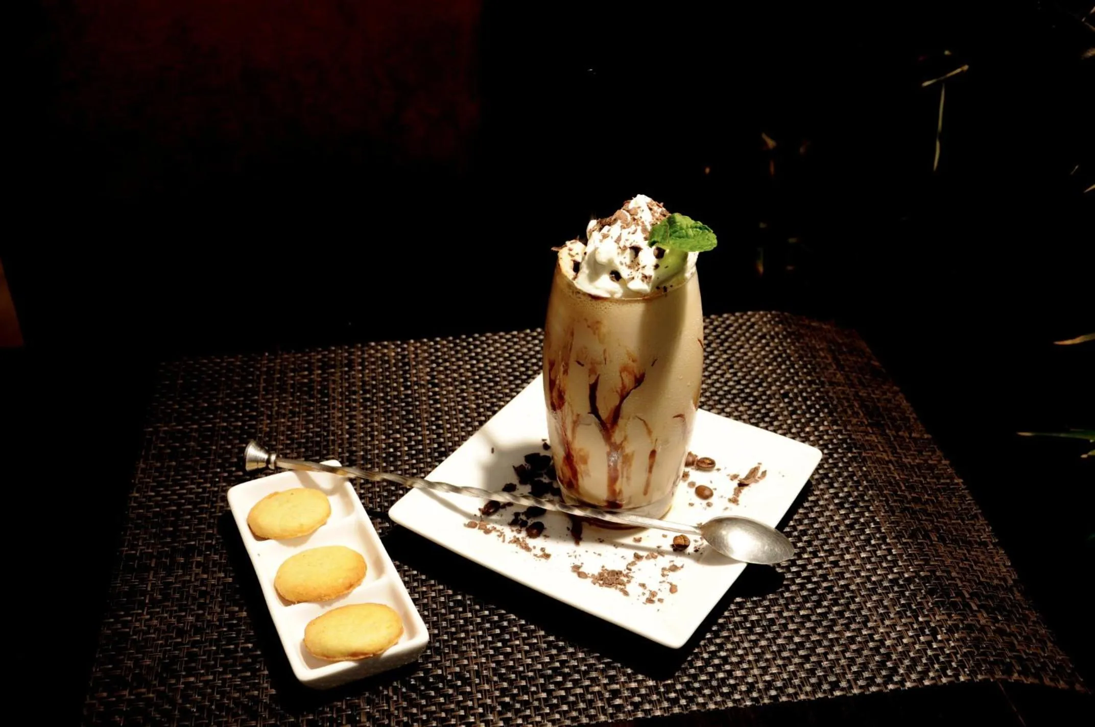 Restaurant/places to eat in GemSuites Serviced Apartments State House