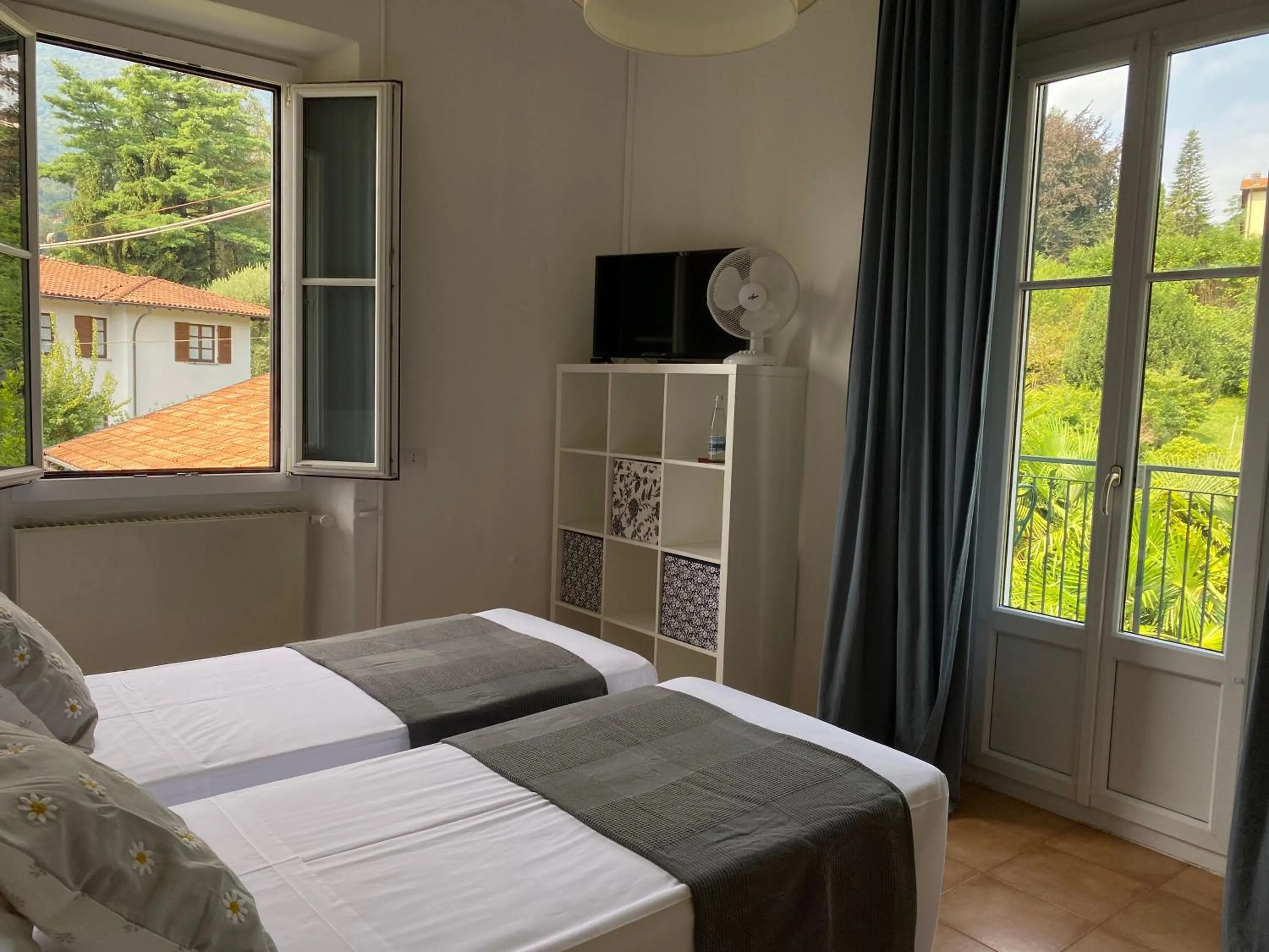 Bedroom, Bed in Hotel Loveno