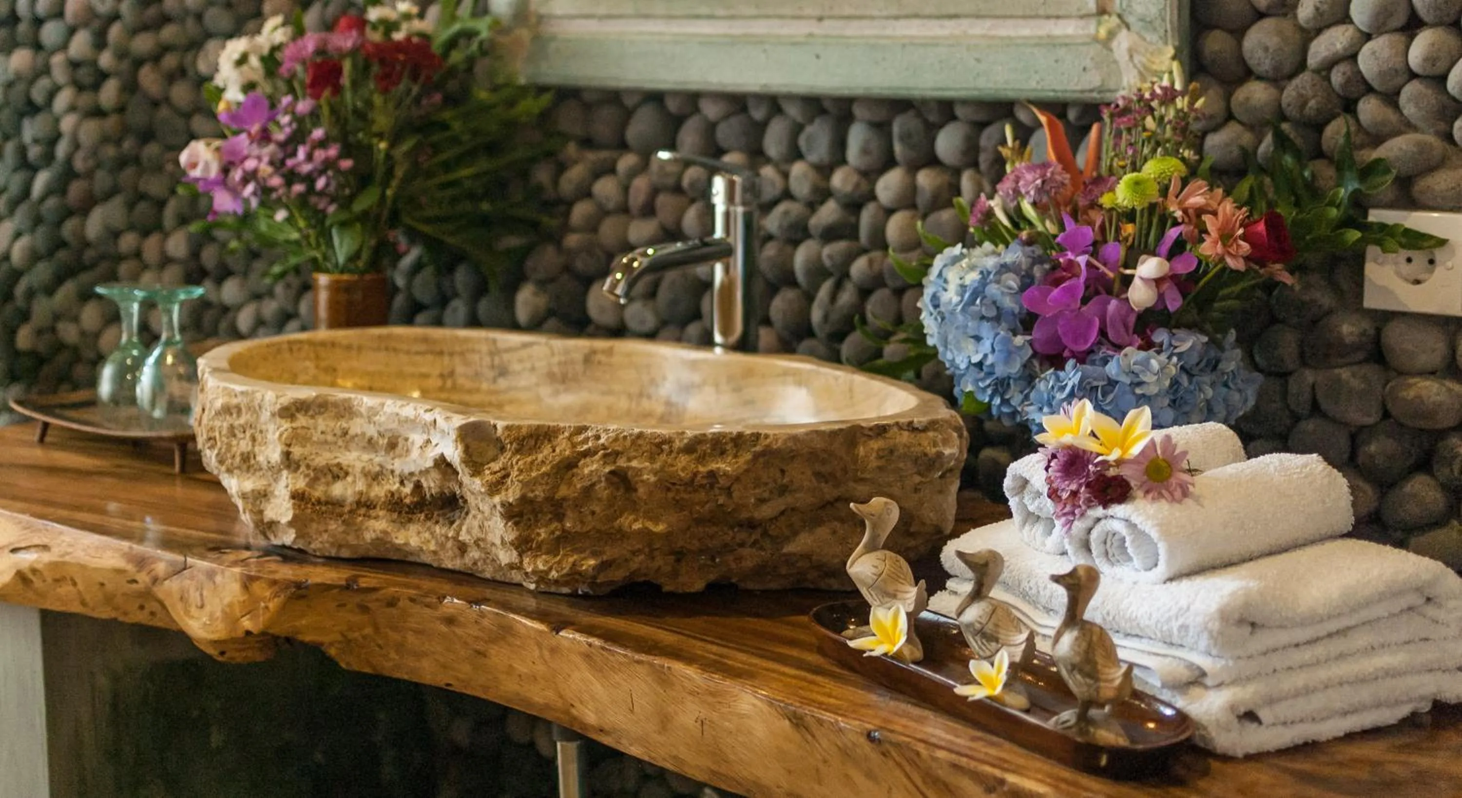 Bathroom in Taman Rahasia Tropical Sanctuary and Spa