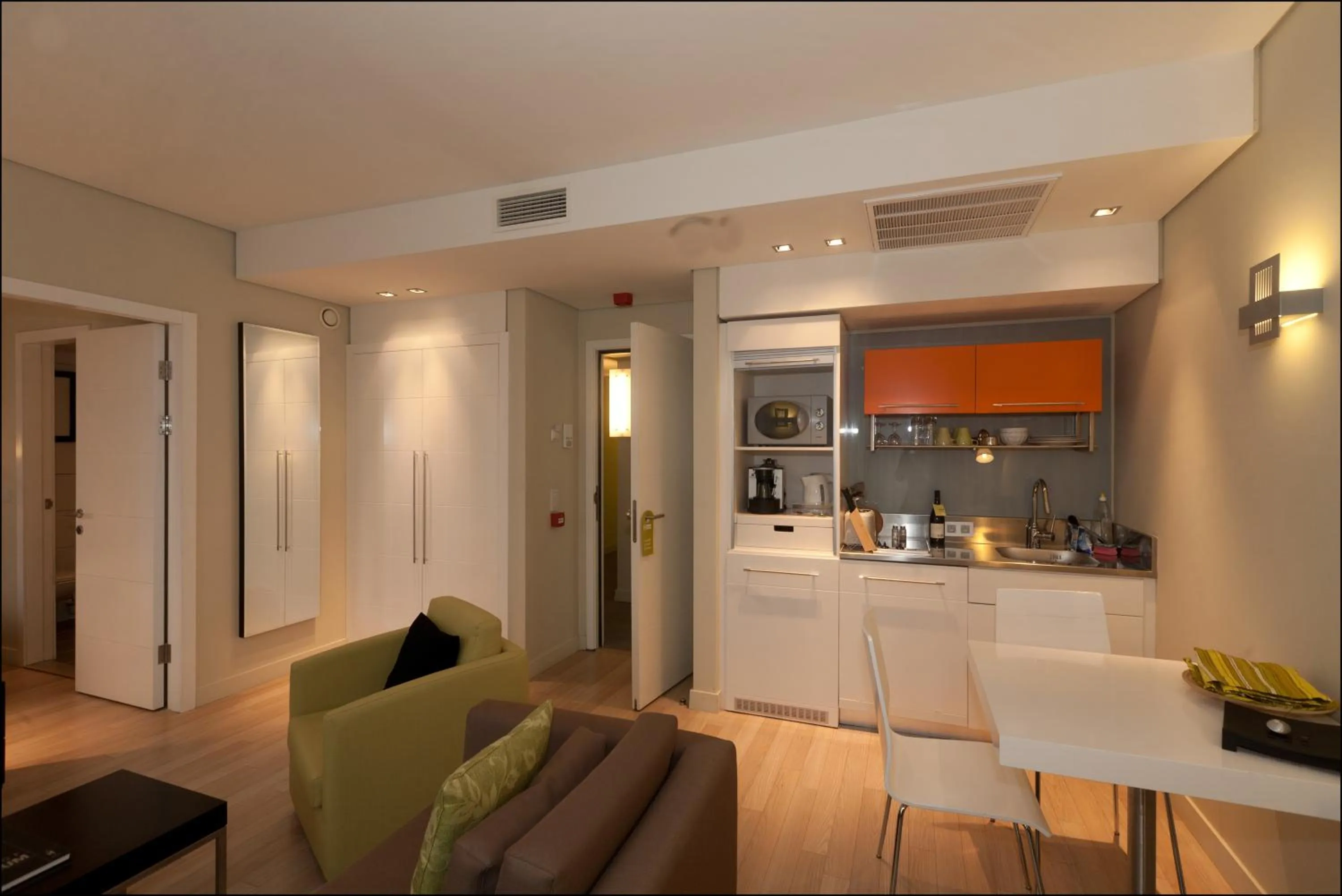 Kitchen or kitchenette in B-aparthotel Grand Place