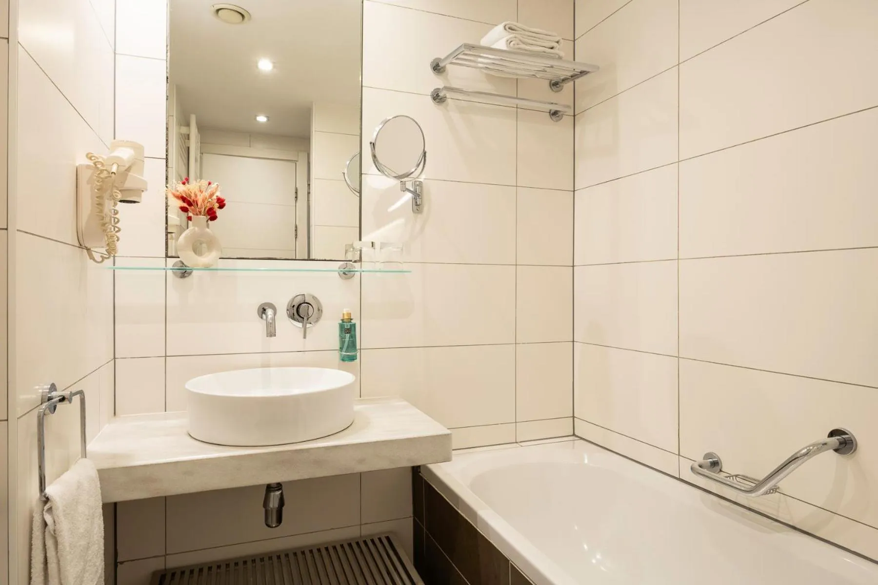 Bathroom in B-aparthotel Grand Place