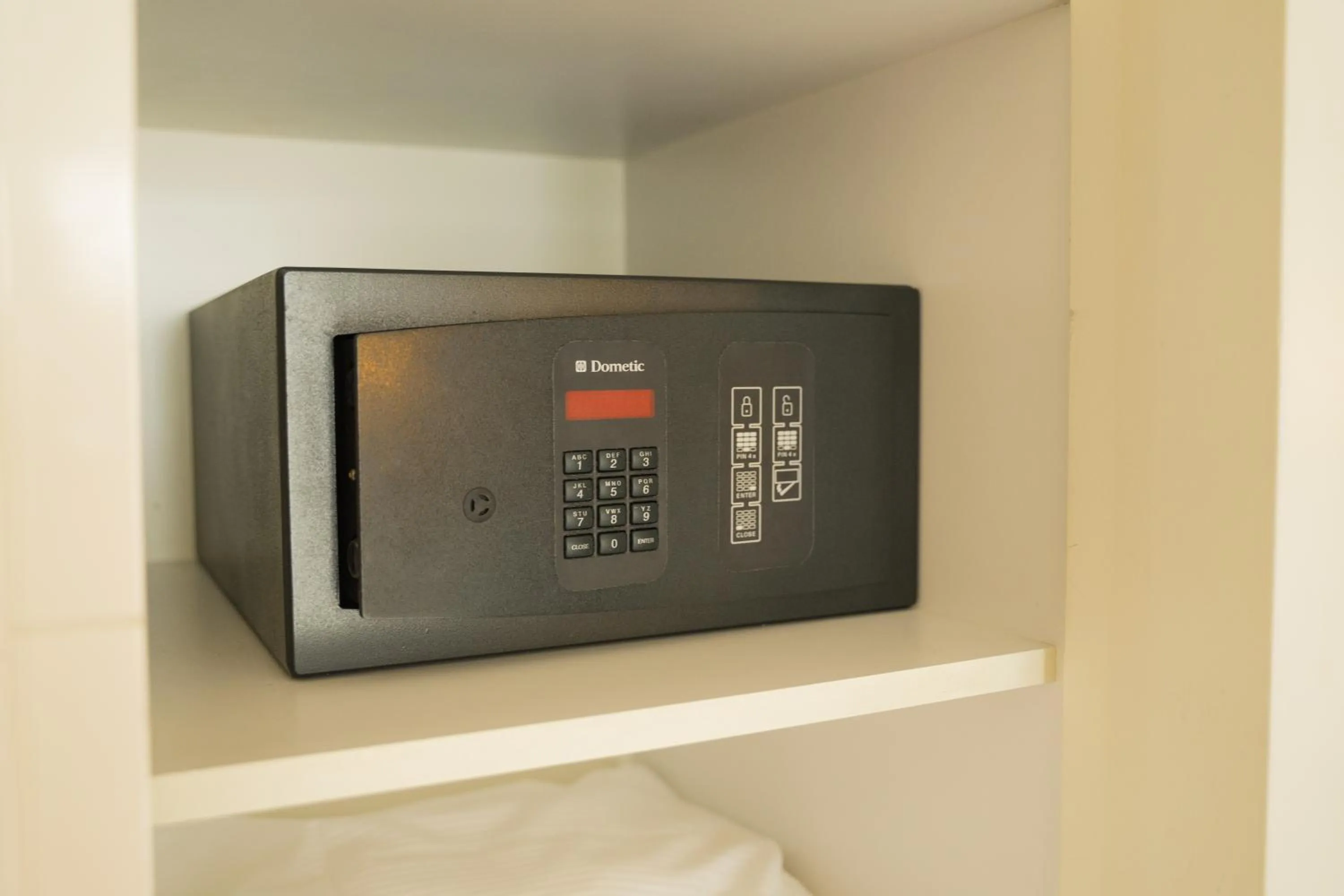 safe in B-aparthotel Grand Place