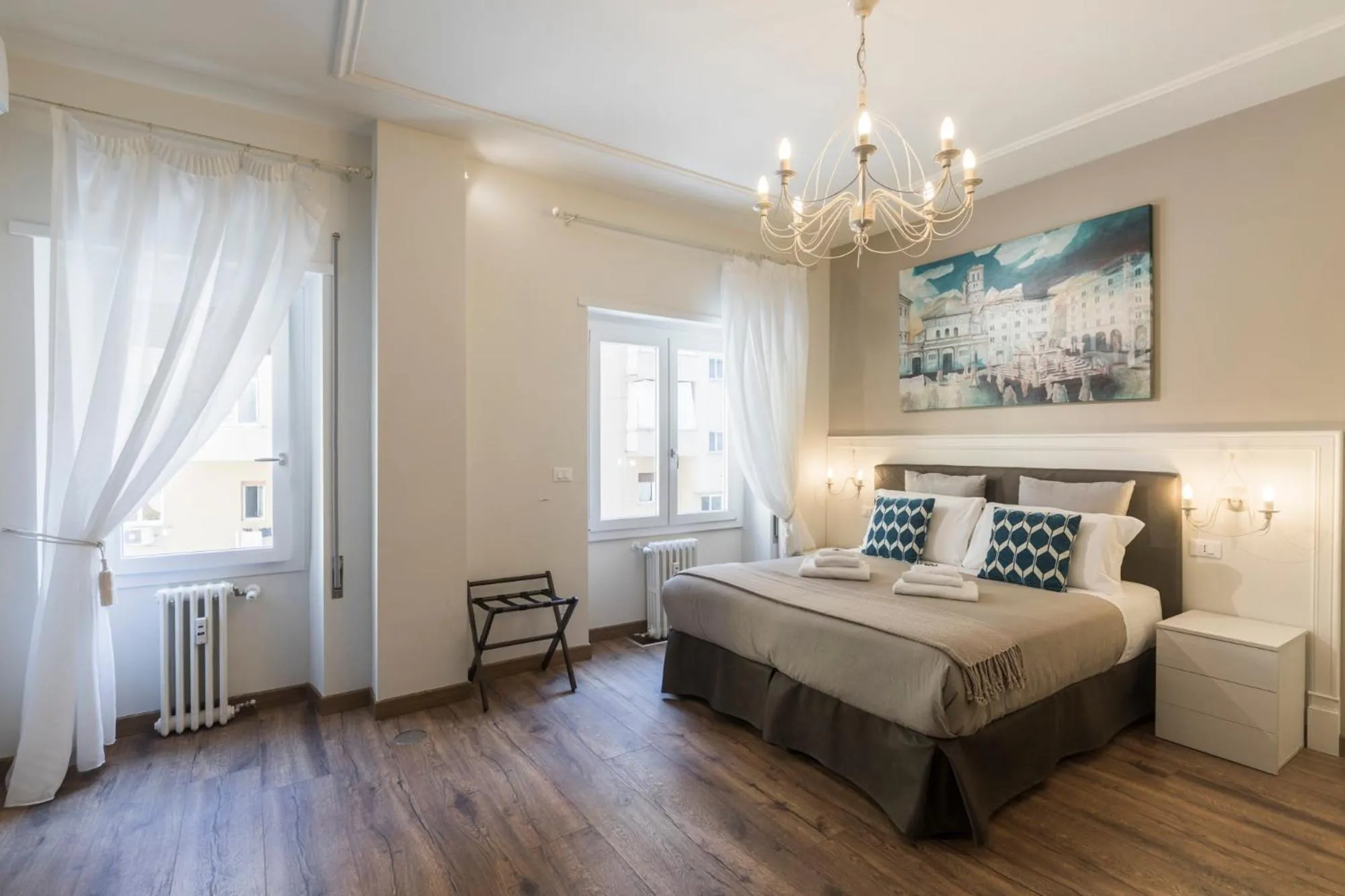 Inner courtyard view, Bed in Trastevere Gallery Suites