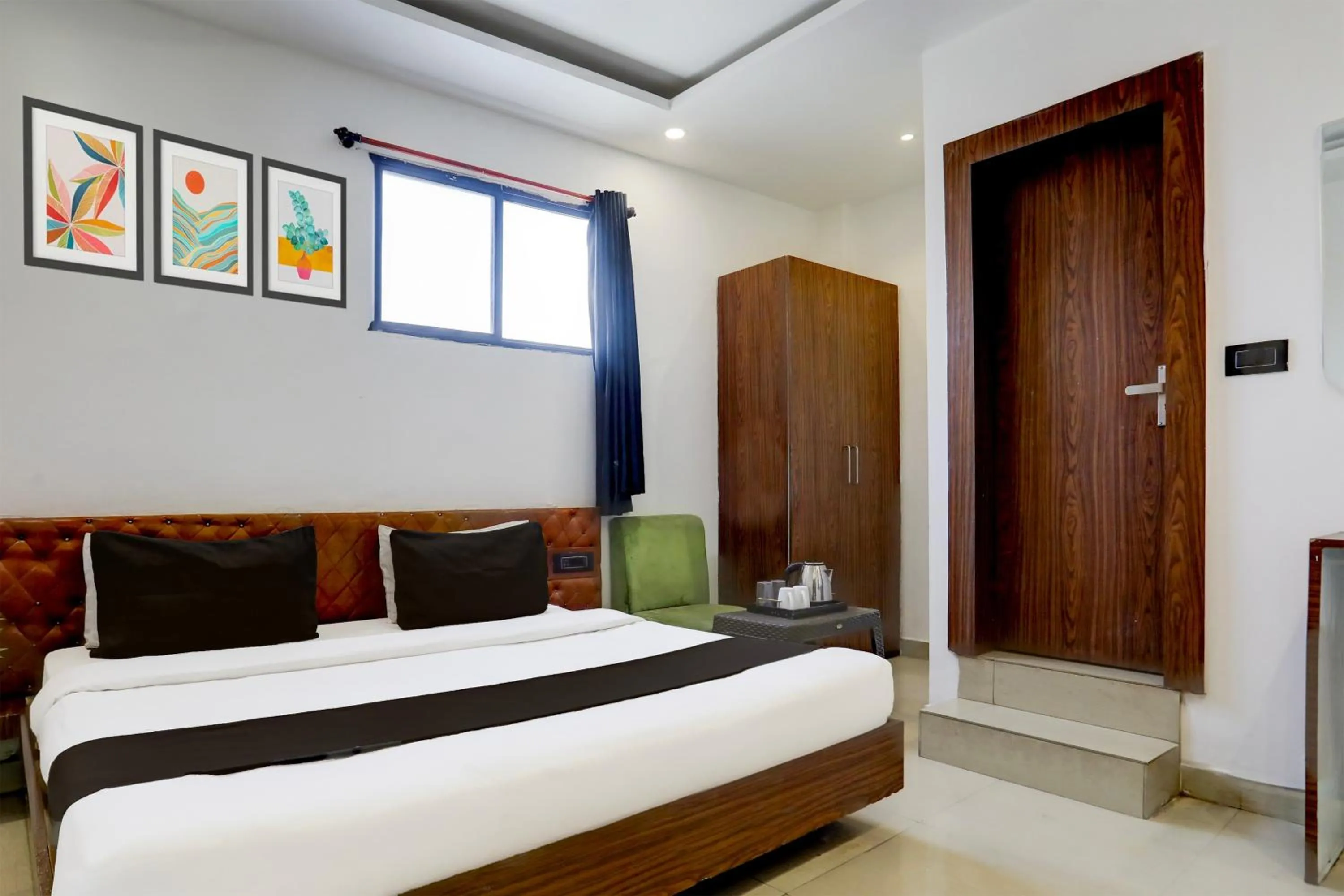 Bedroom, Bed in Super Hotel O MP Nagar Near Rachna Tower