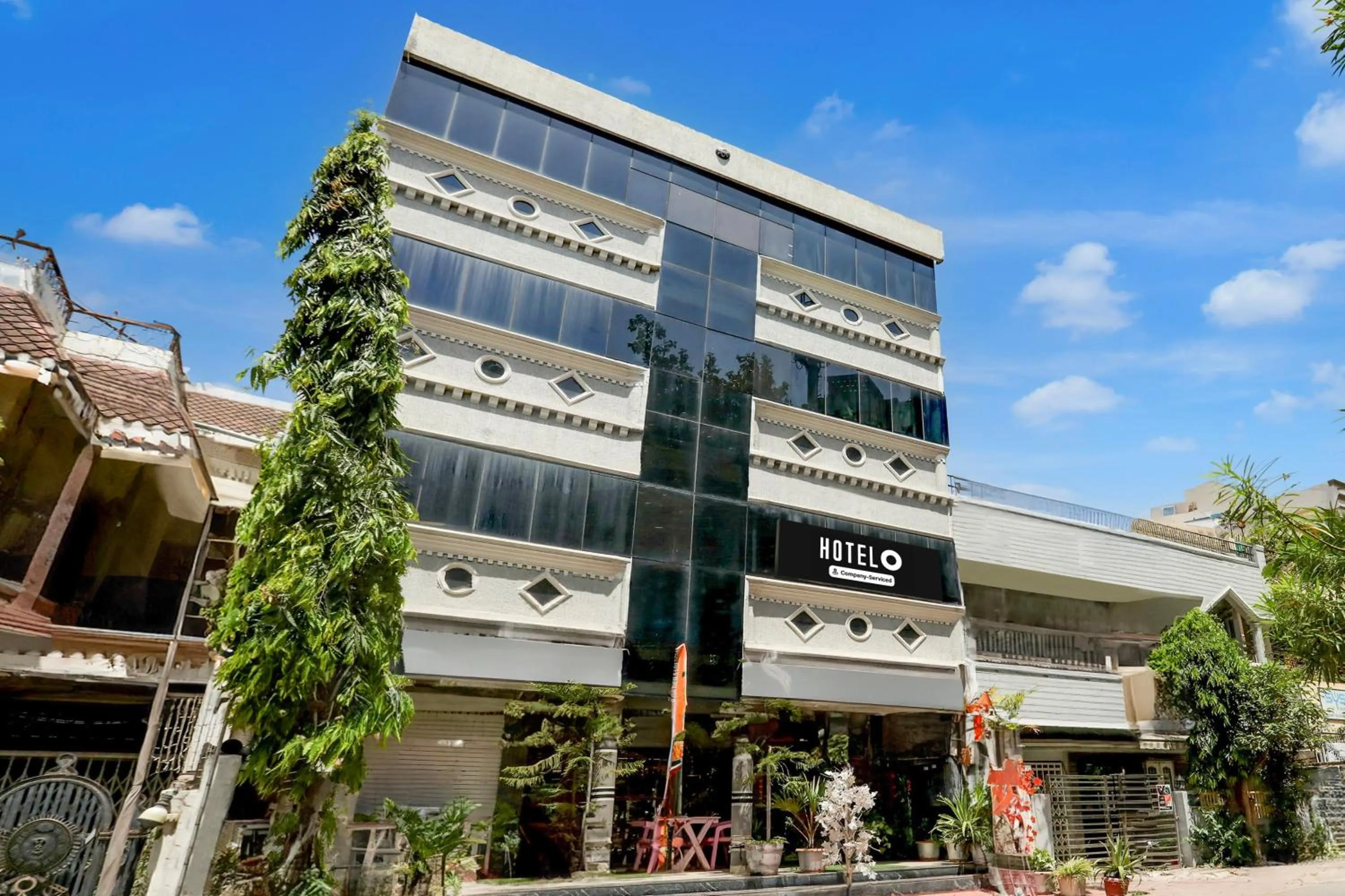 Facade/entrance in Super Hotel O MP Nagar Near Rachna Tower