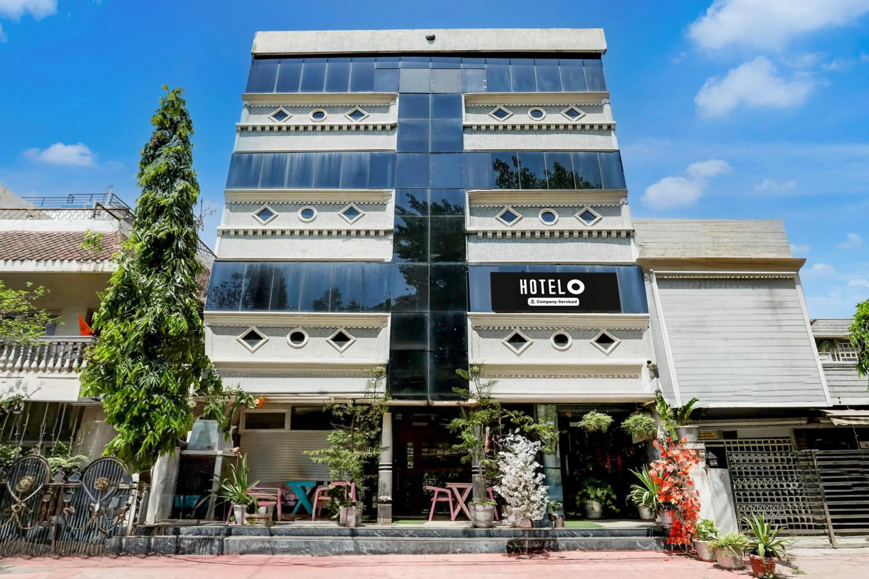 Facade/entrance in Hotel O MP Nagar Near Rachna Tower