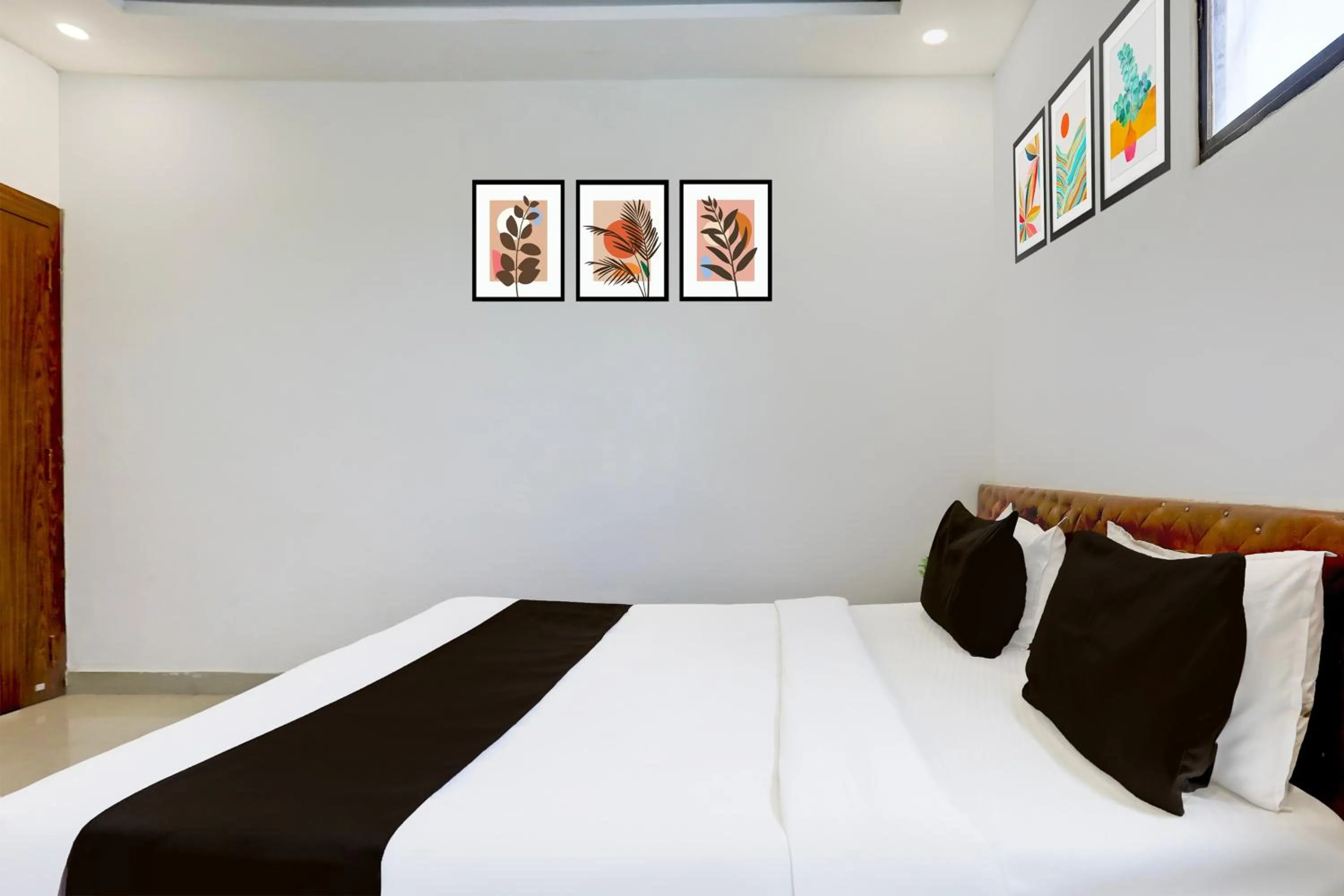 Bedroom, Bed in Hotel O MP Nagar Near Rachna Tower