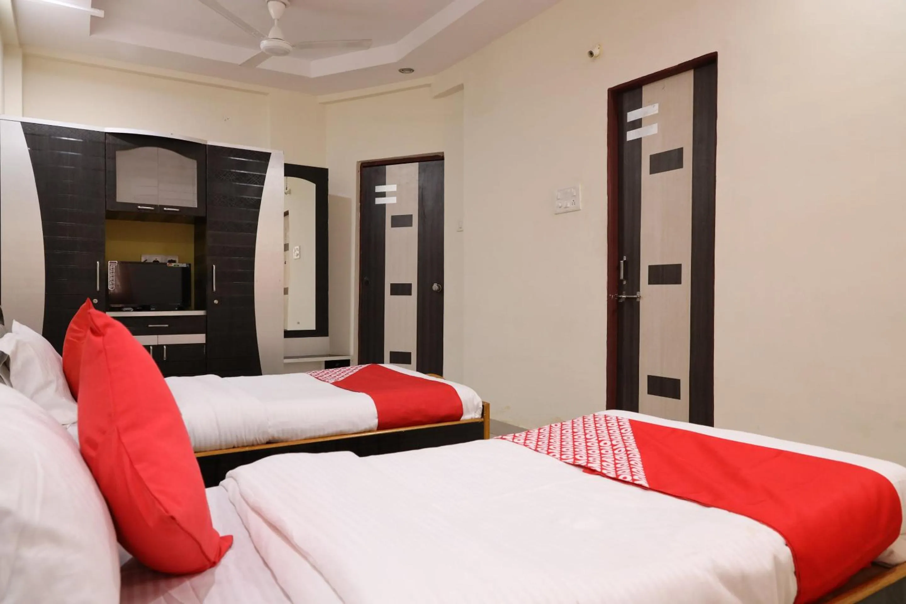 Bedroom in Collection O Nagpur International Airport