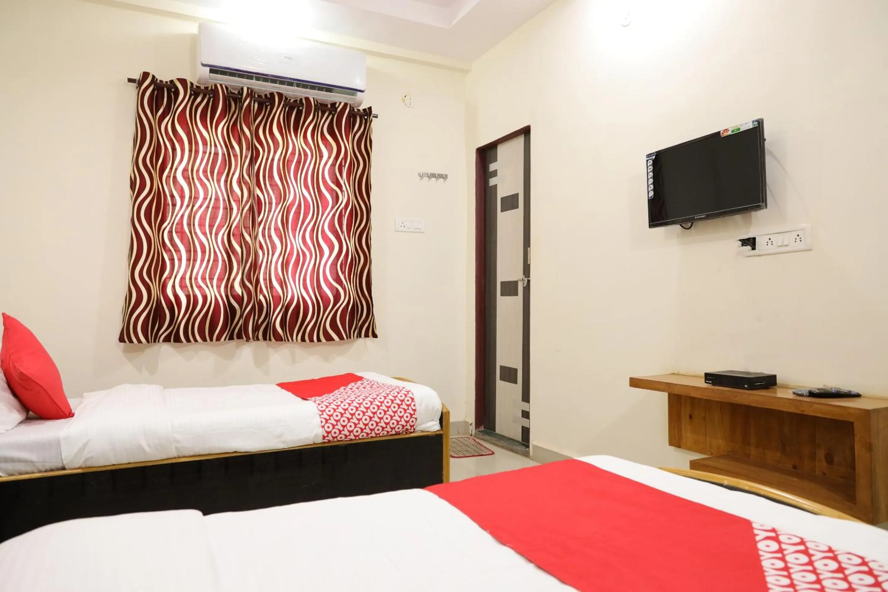 Bedroom, Bed in Collection O Nagpur International Airport