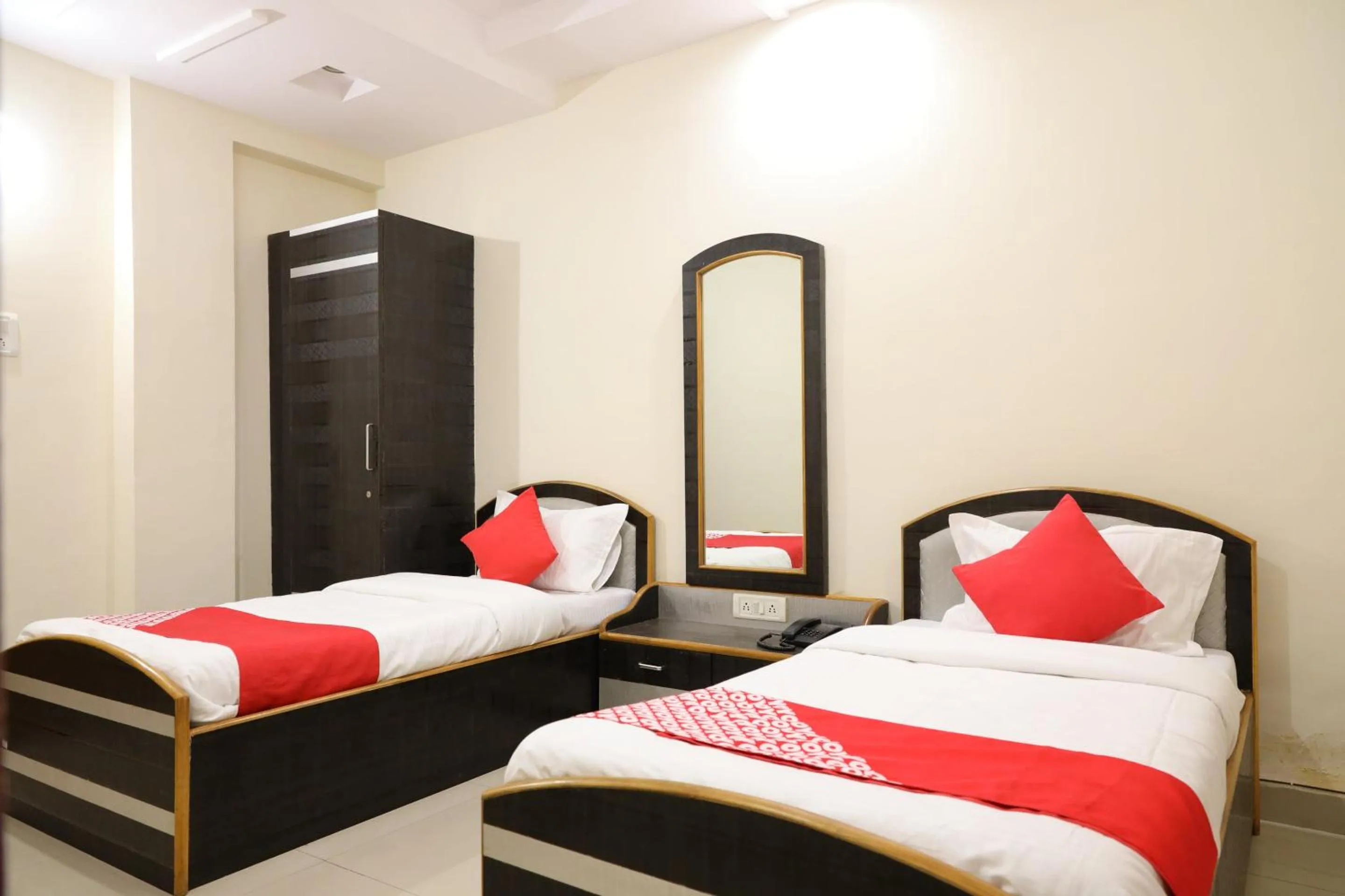 Bedroom in Collection O Nagpur International Airport