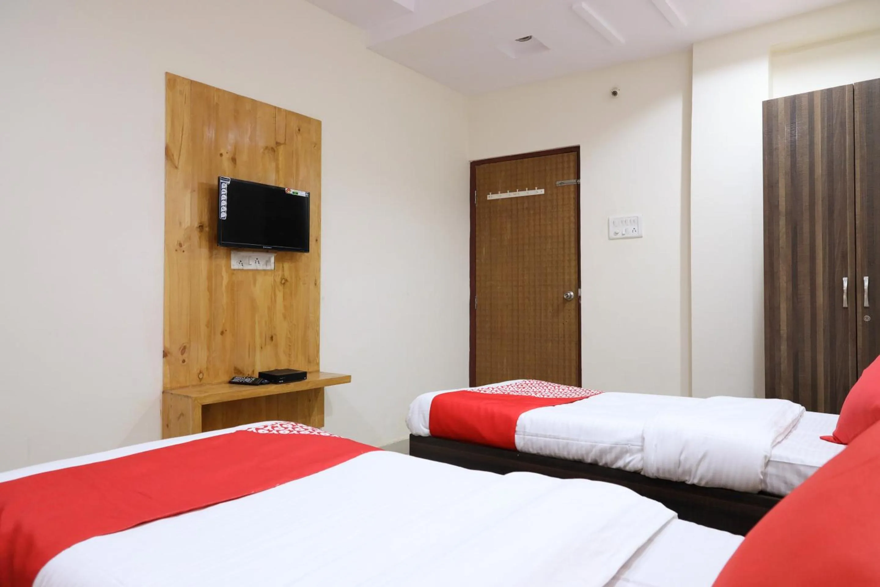 Bedroom in Collection O Nagpur International Airport