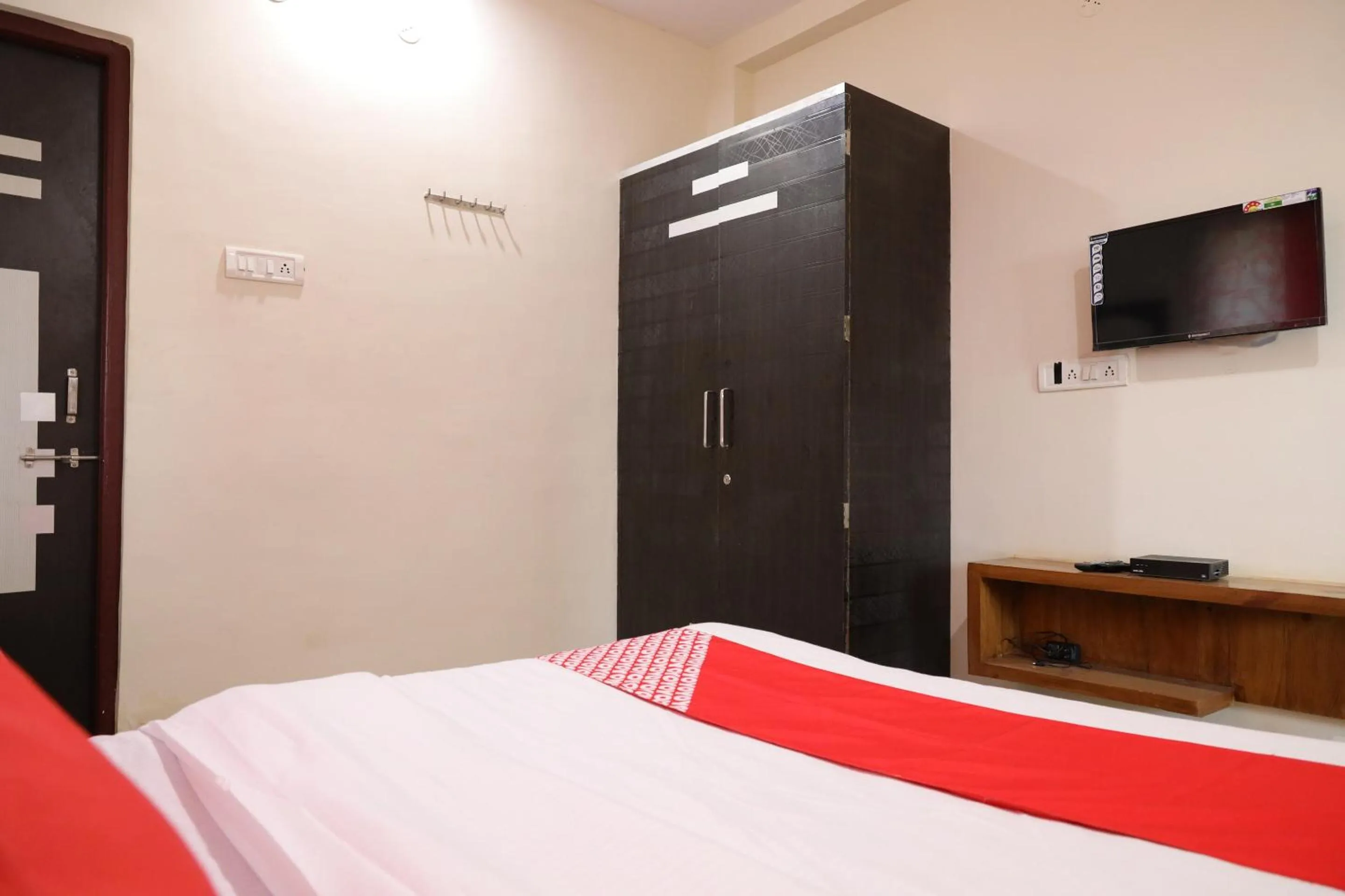 Bedroom in Collection O Nagpur International Airport