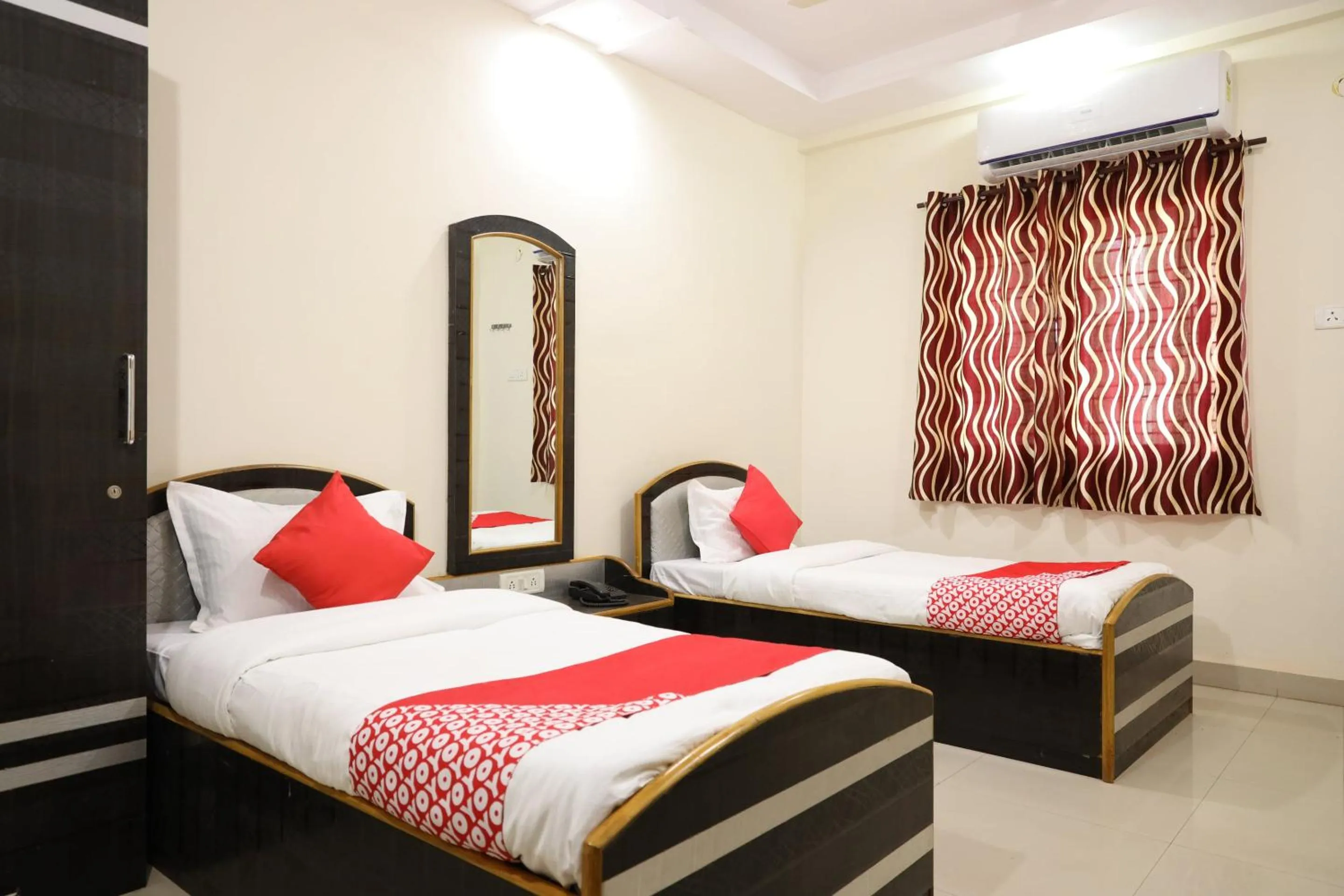 Bedroom in Collection O Nagpur International Airport