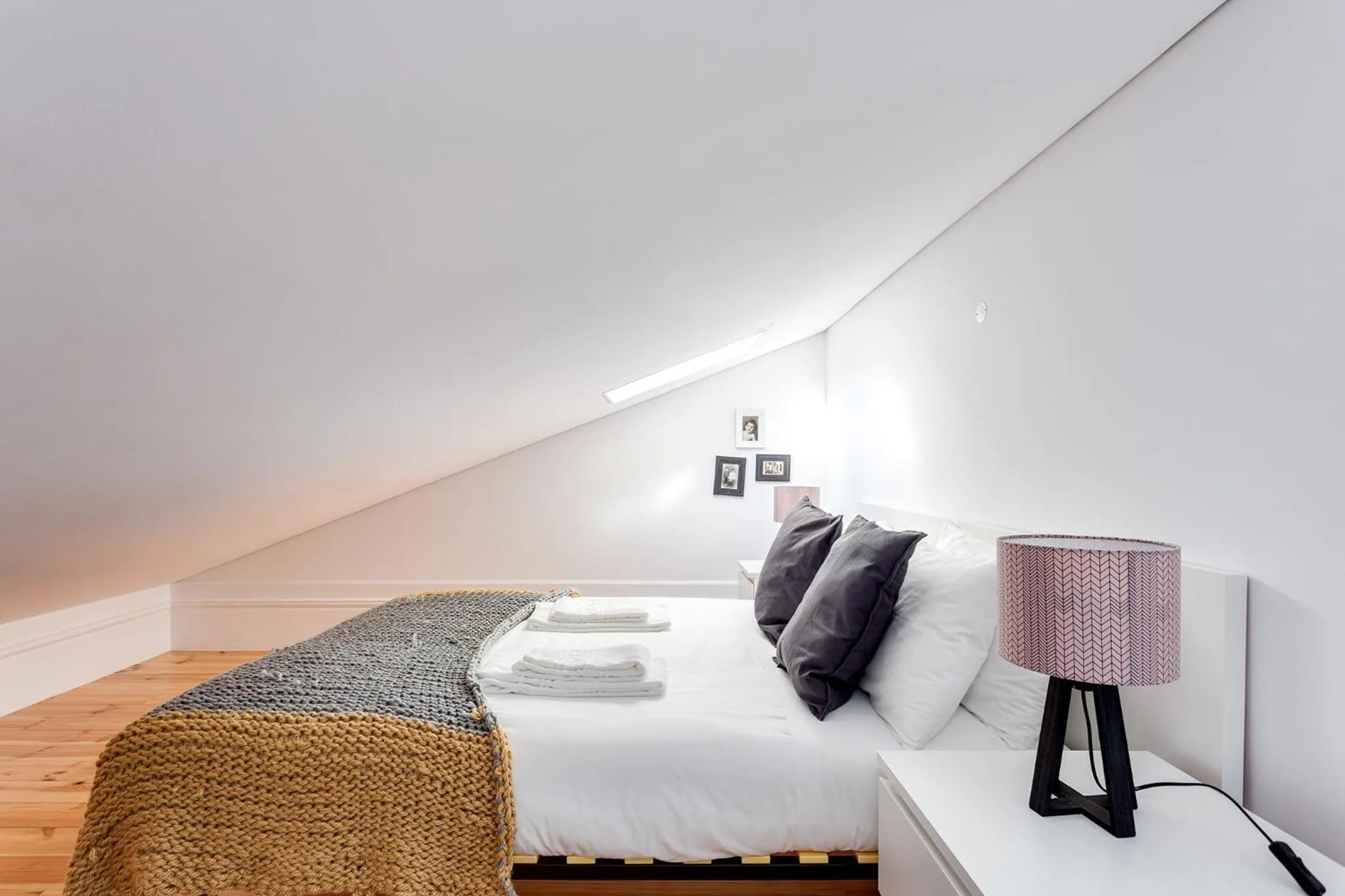 Almada Luxurious Duplex by DA'HOME