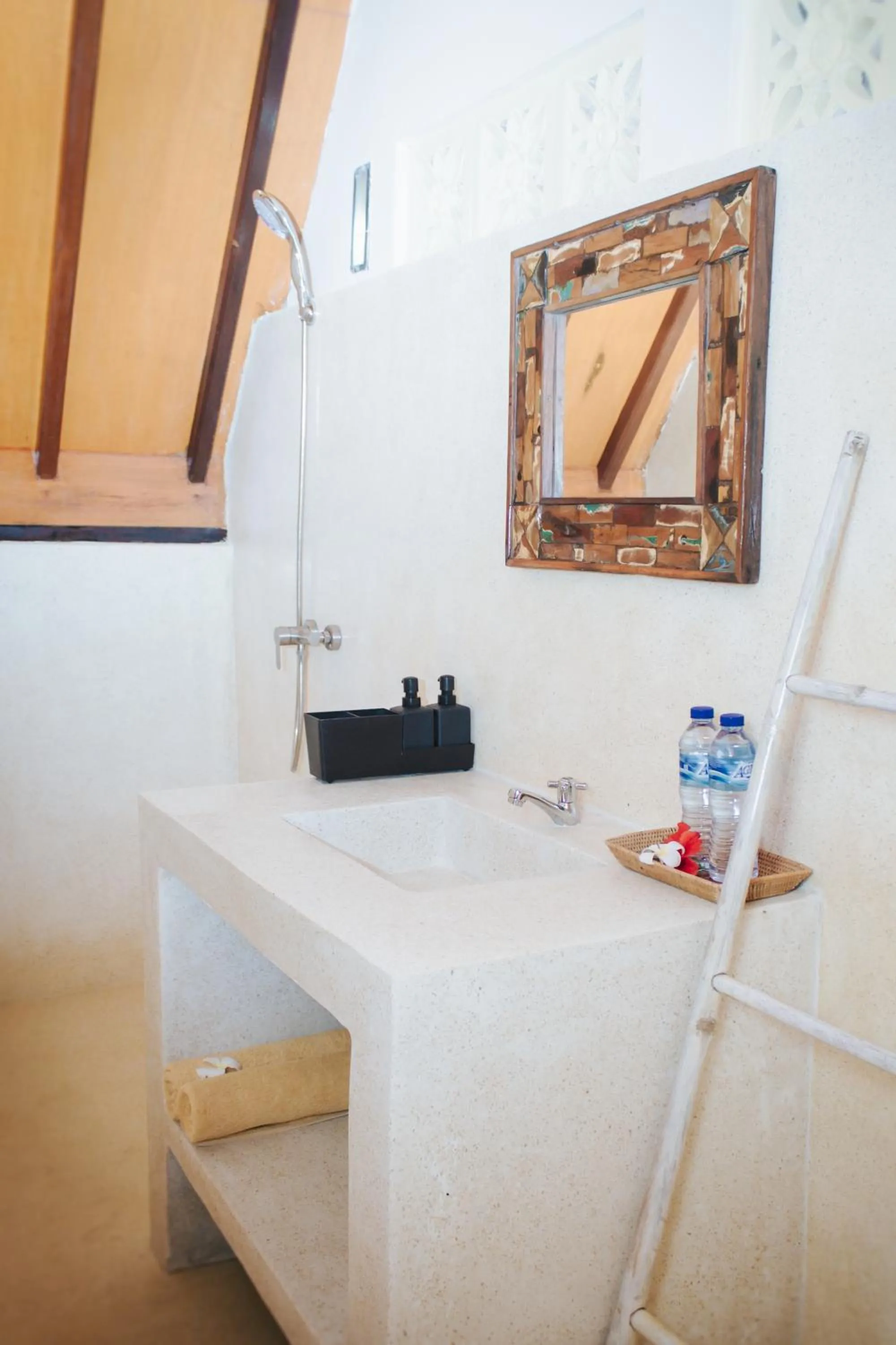 Bathroom in Lucy's Garden Hotel