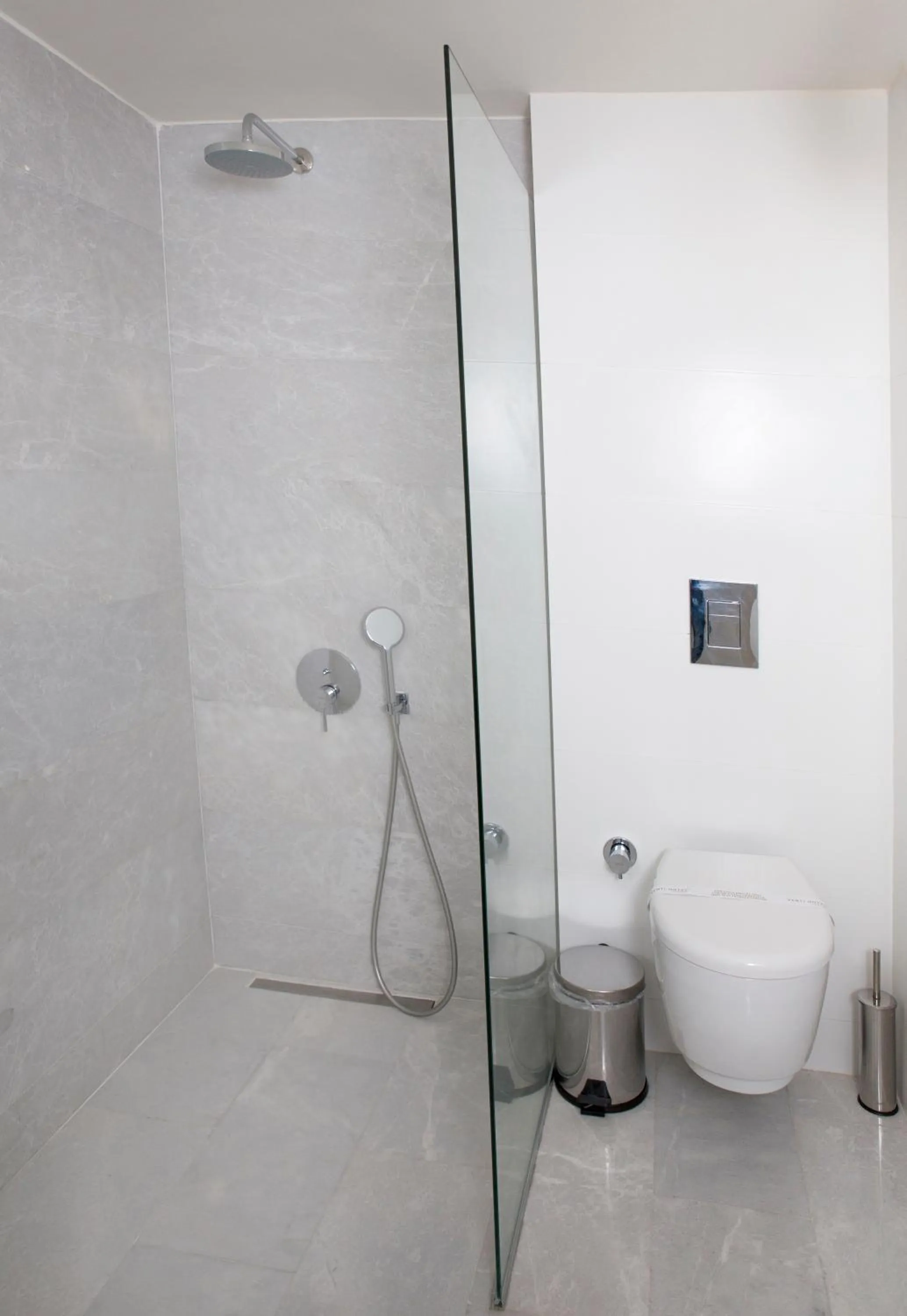 Shower in Neopol Hotel