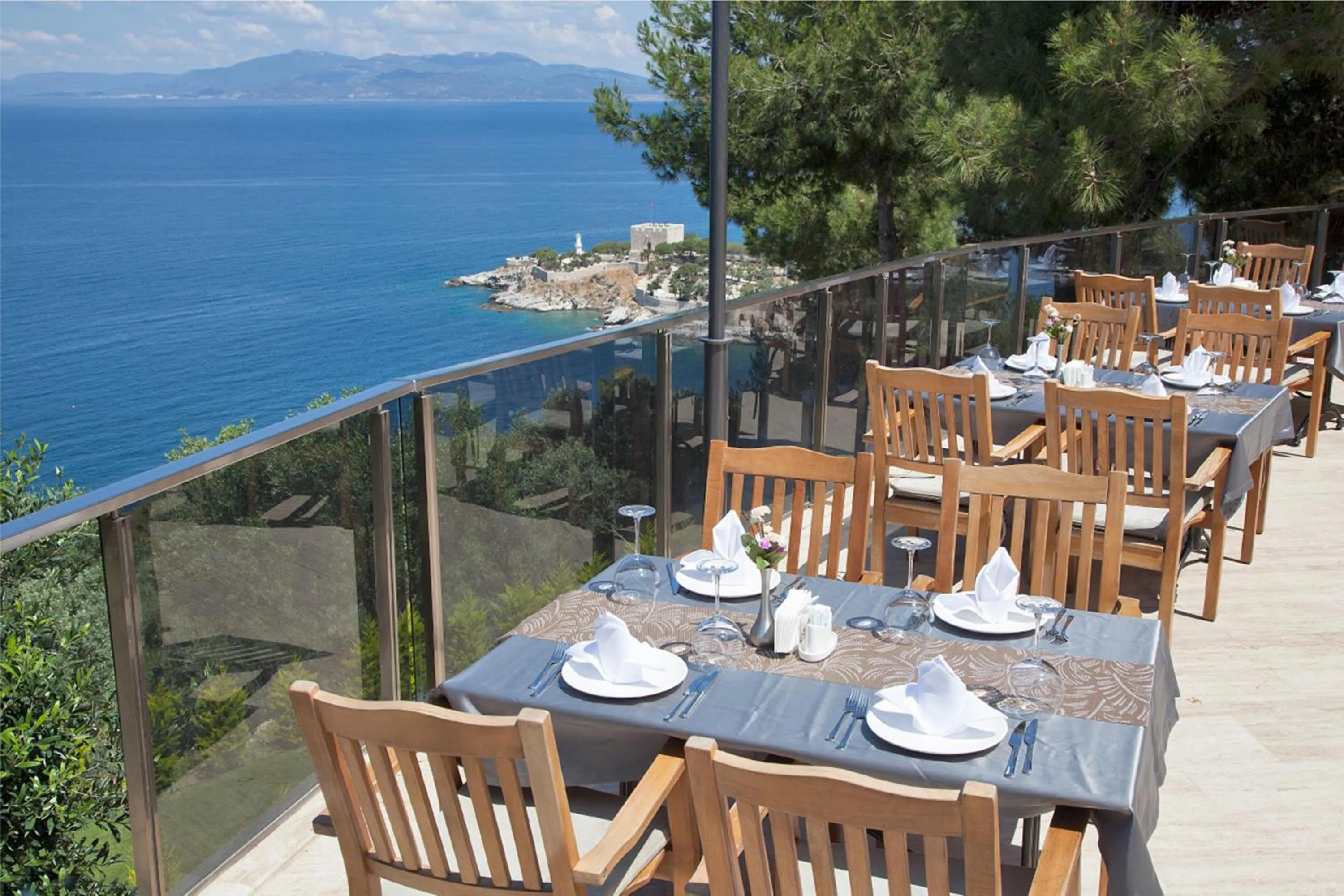 Restaurant/places to eat in Neopol Hotel