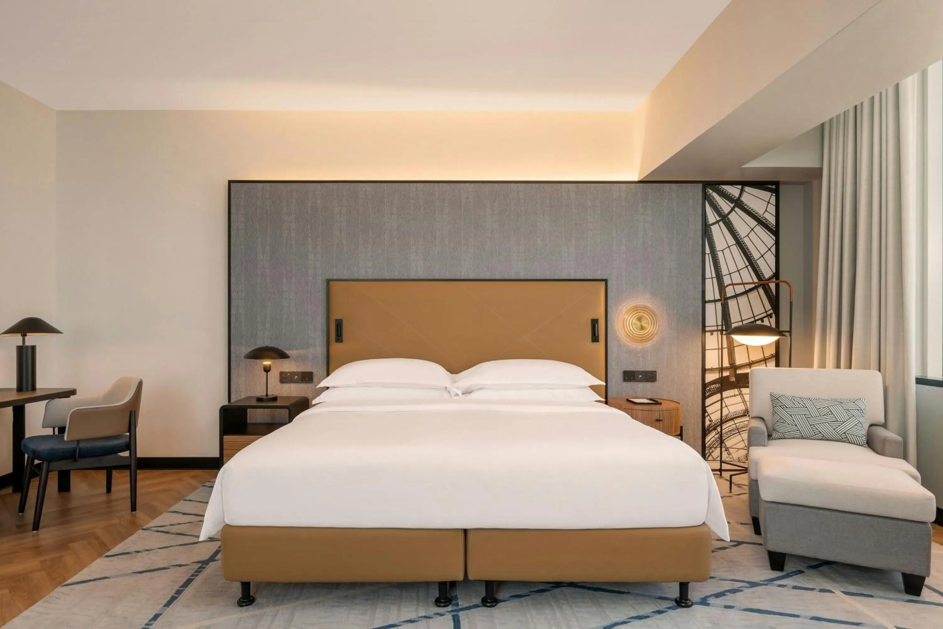 Bedroom, Bed in Sheraton Mall of the Emirates Hotel, Dubai