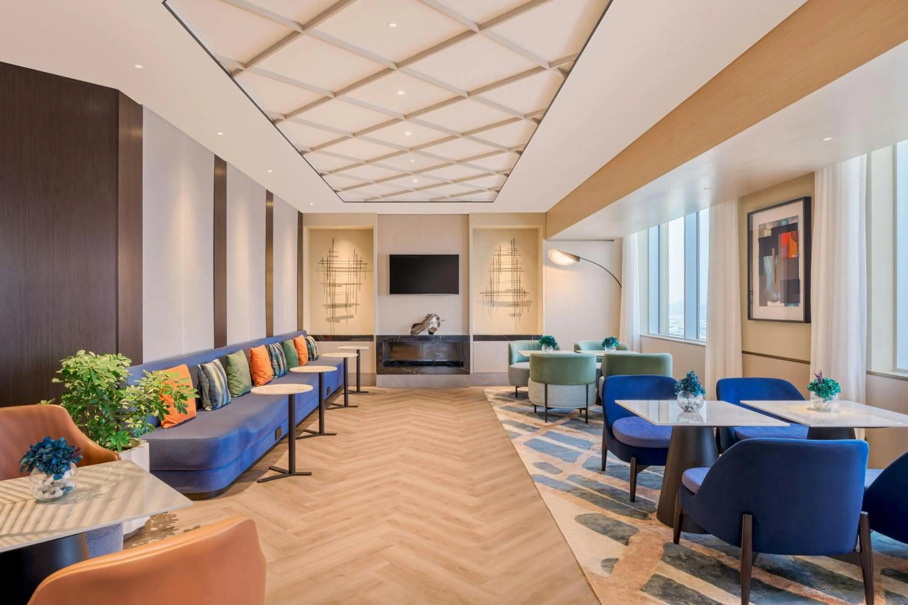 Lounge or bar in Sheraton Mall of the Emirates Hotel, Dubai