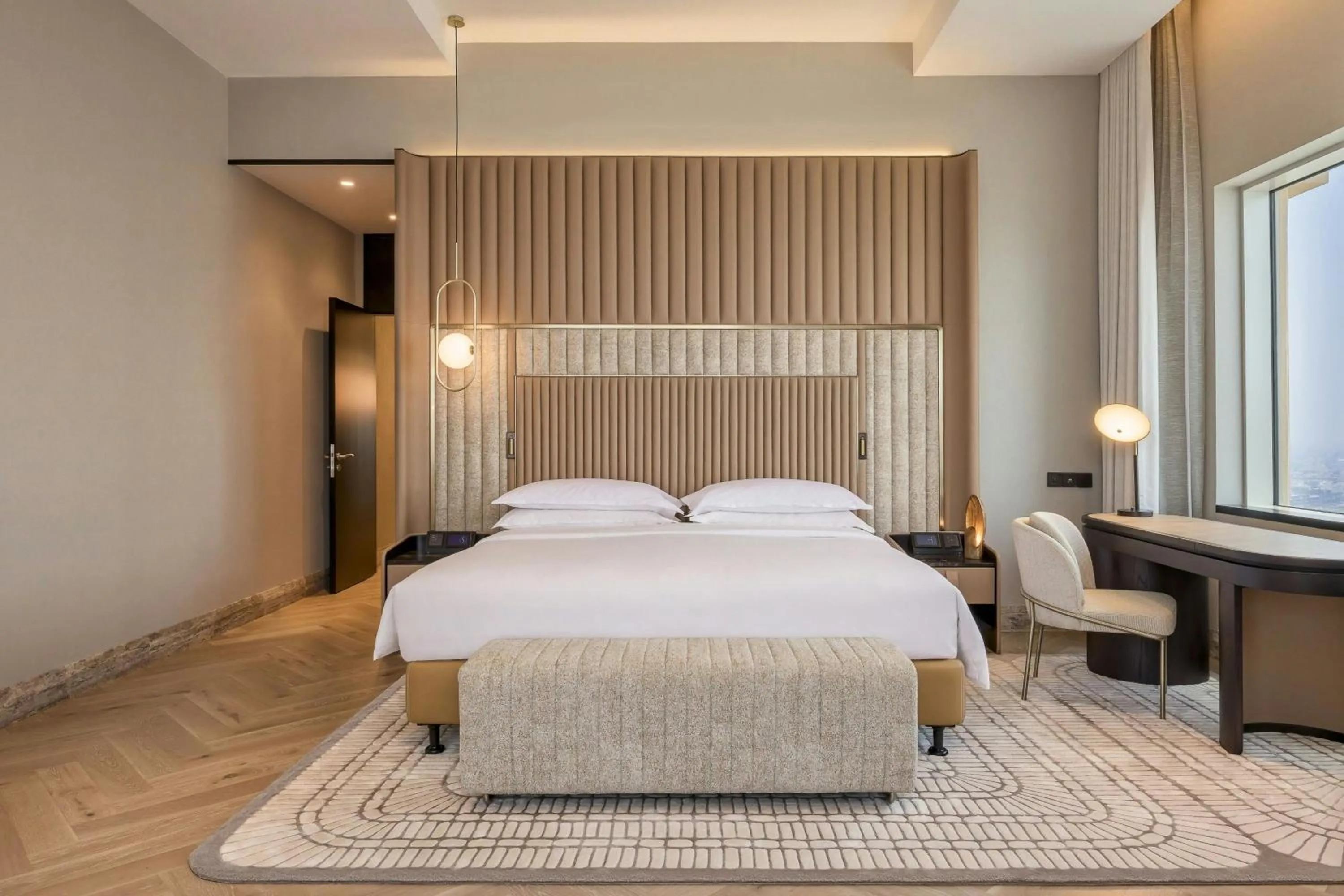 Bedroom, Bed in Sheraton Mall of the Emirates Hotel, Dubai