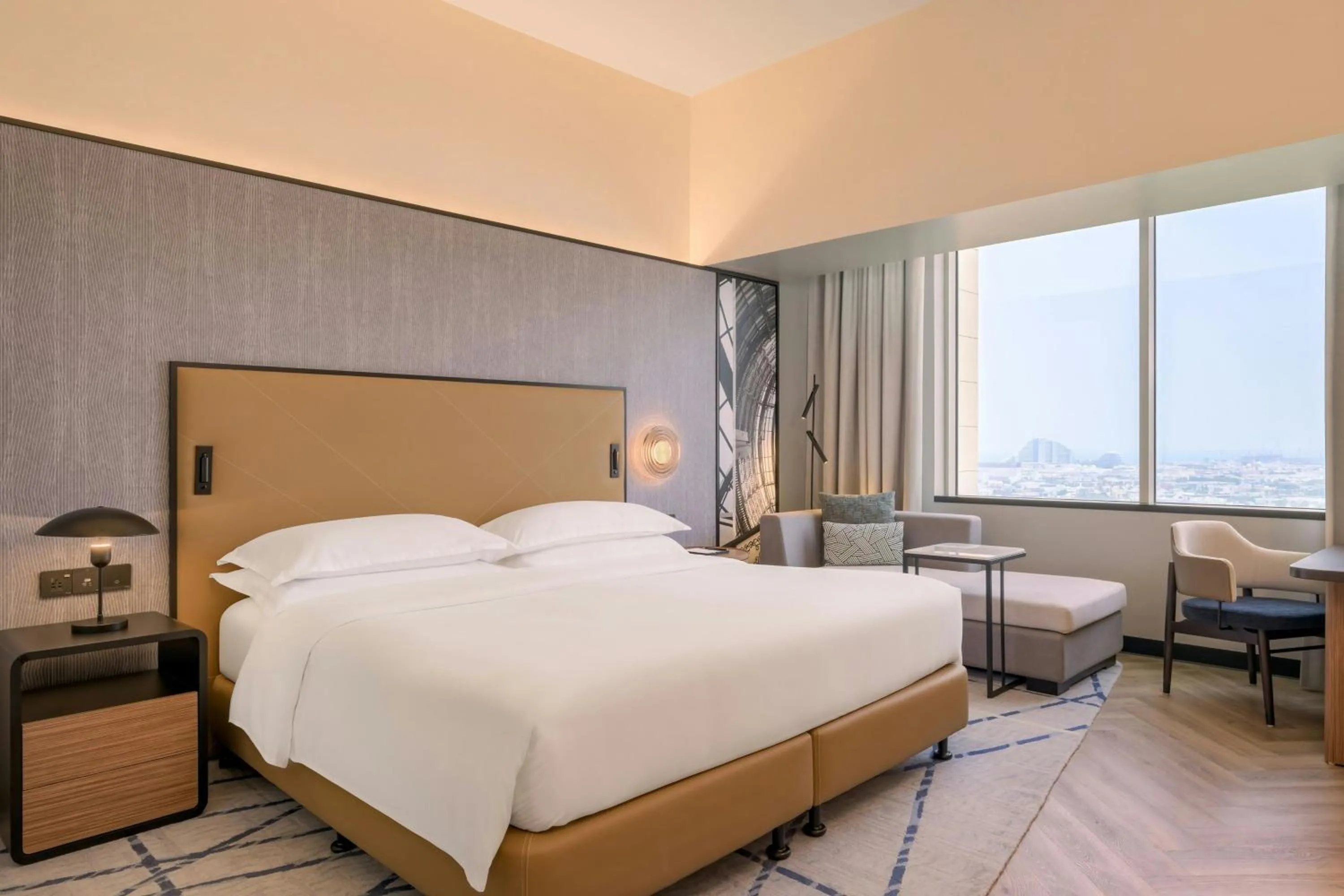 Bedroom, Bed in Sheraton Mall of the Emirates Hotel, Dubai