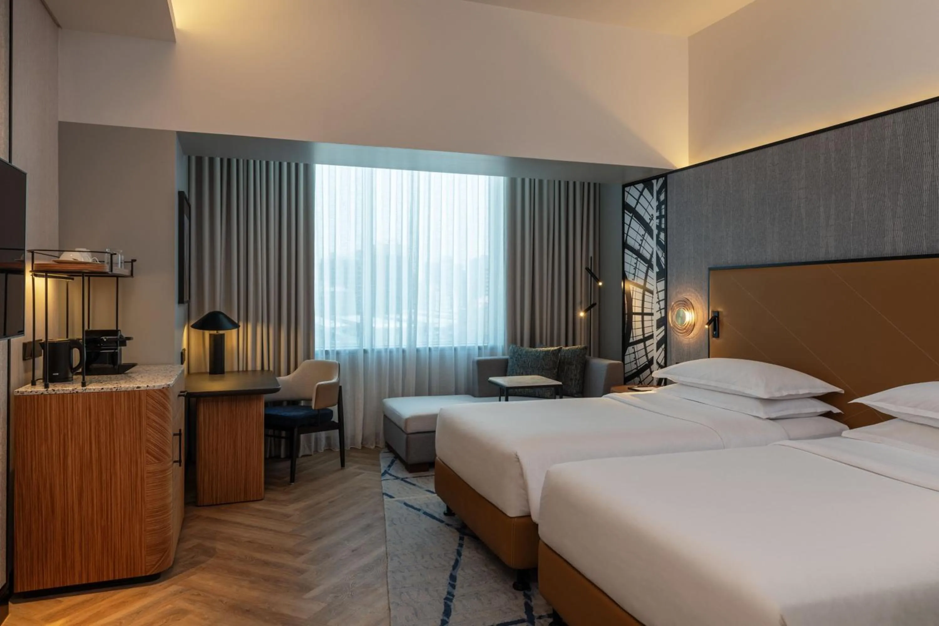 Photo of the whole room, Bed in Sheraton Mall of the Emirates Hotel, Dubai