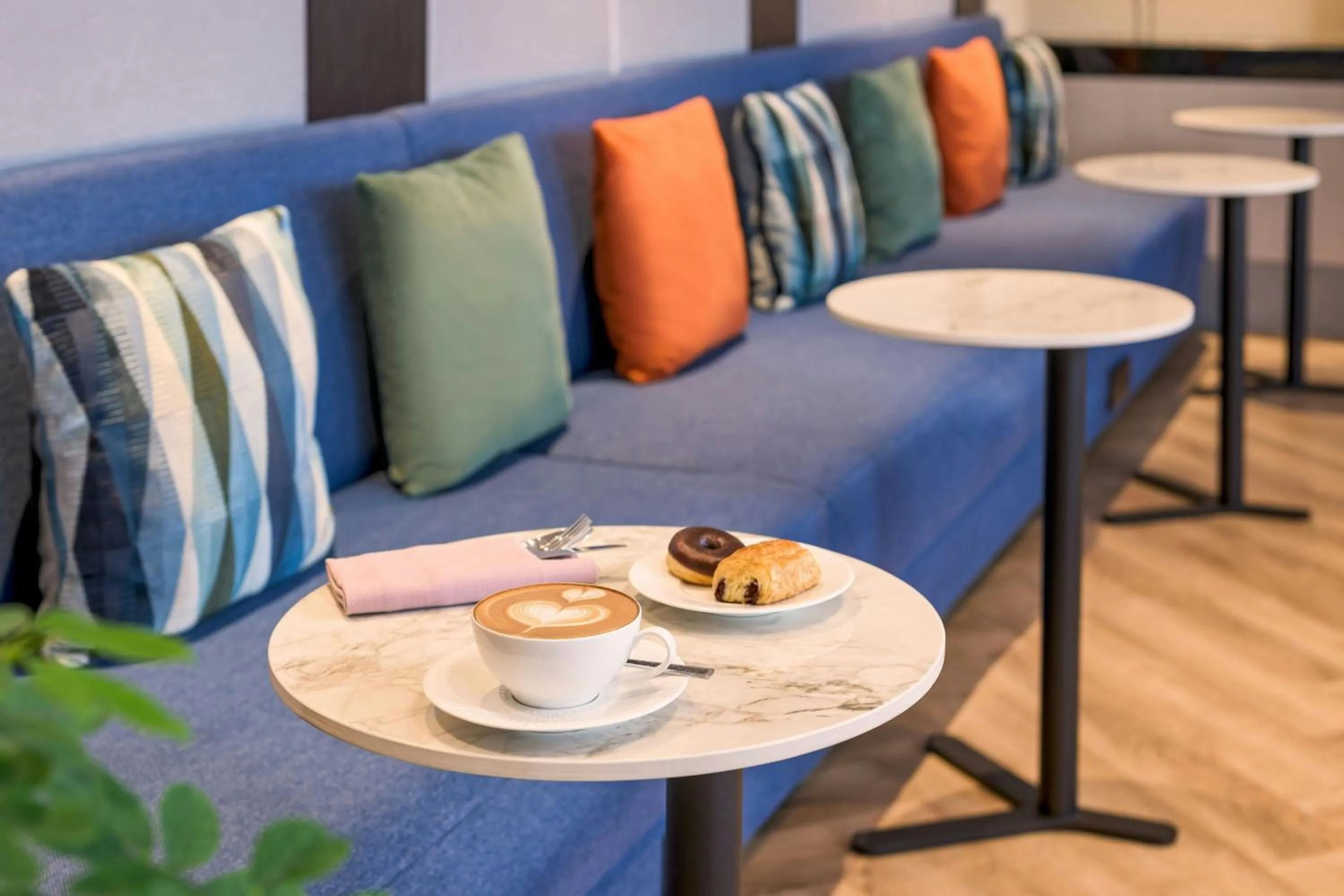 Lounge or bar in Sheraton Mall of the Emirates Hotel, Dubai