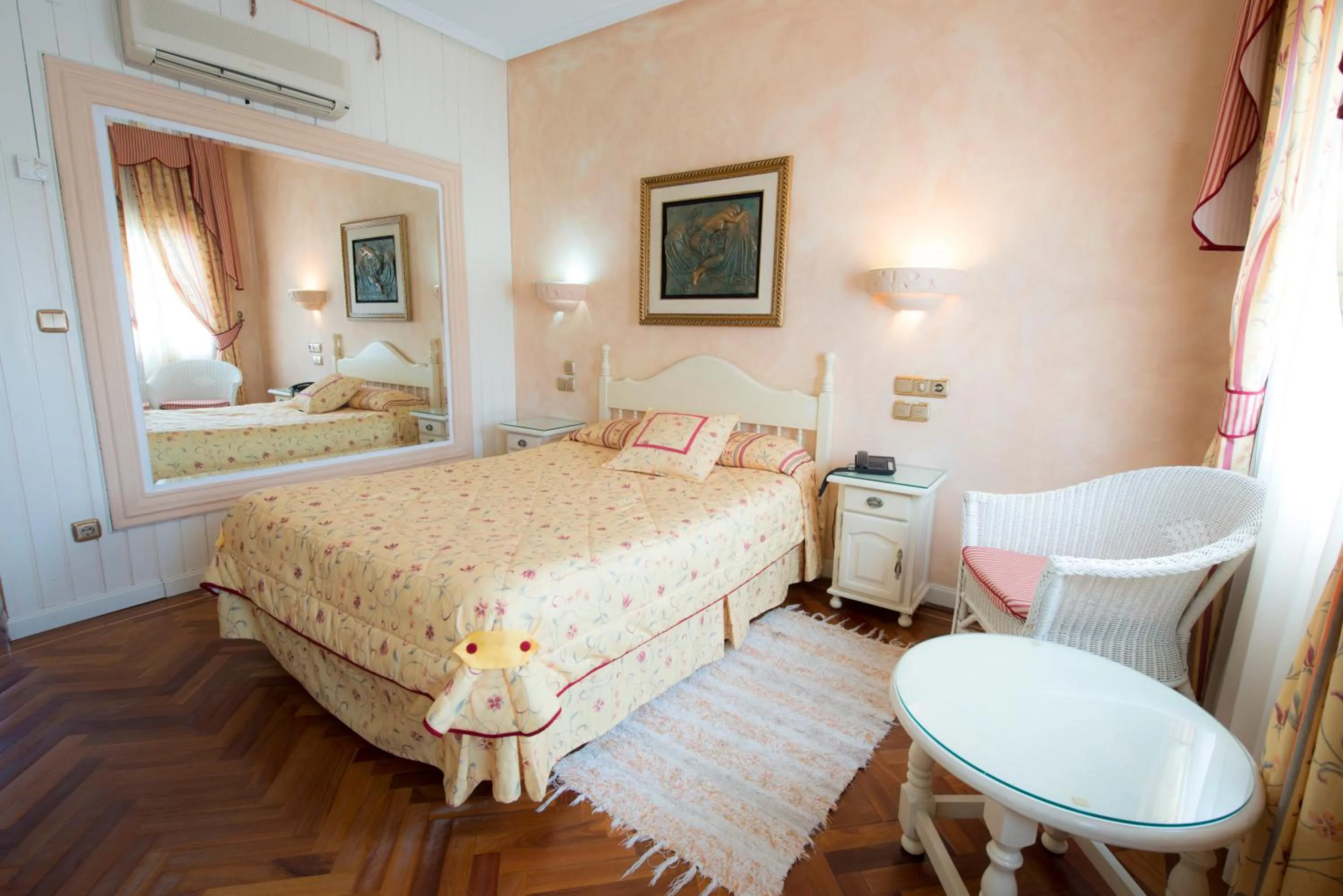 Decorative detail, Bed in Los Arcos