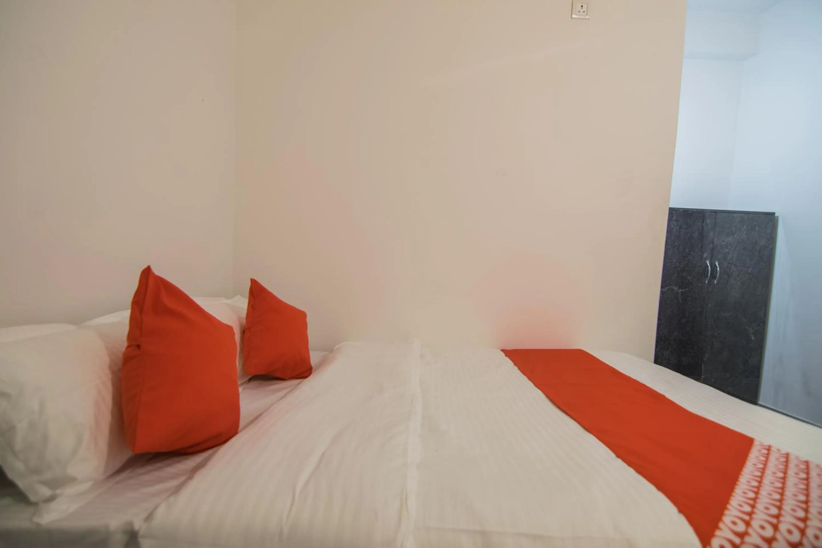 Bedroom, Bed in Hotel O Jp Homes