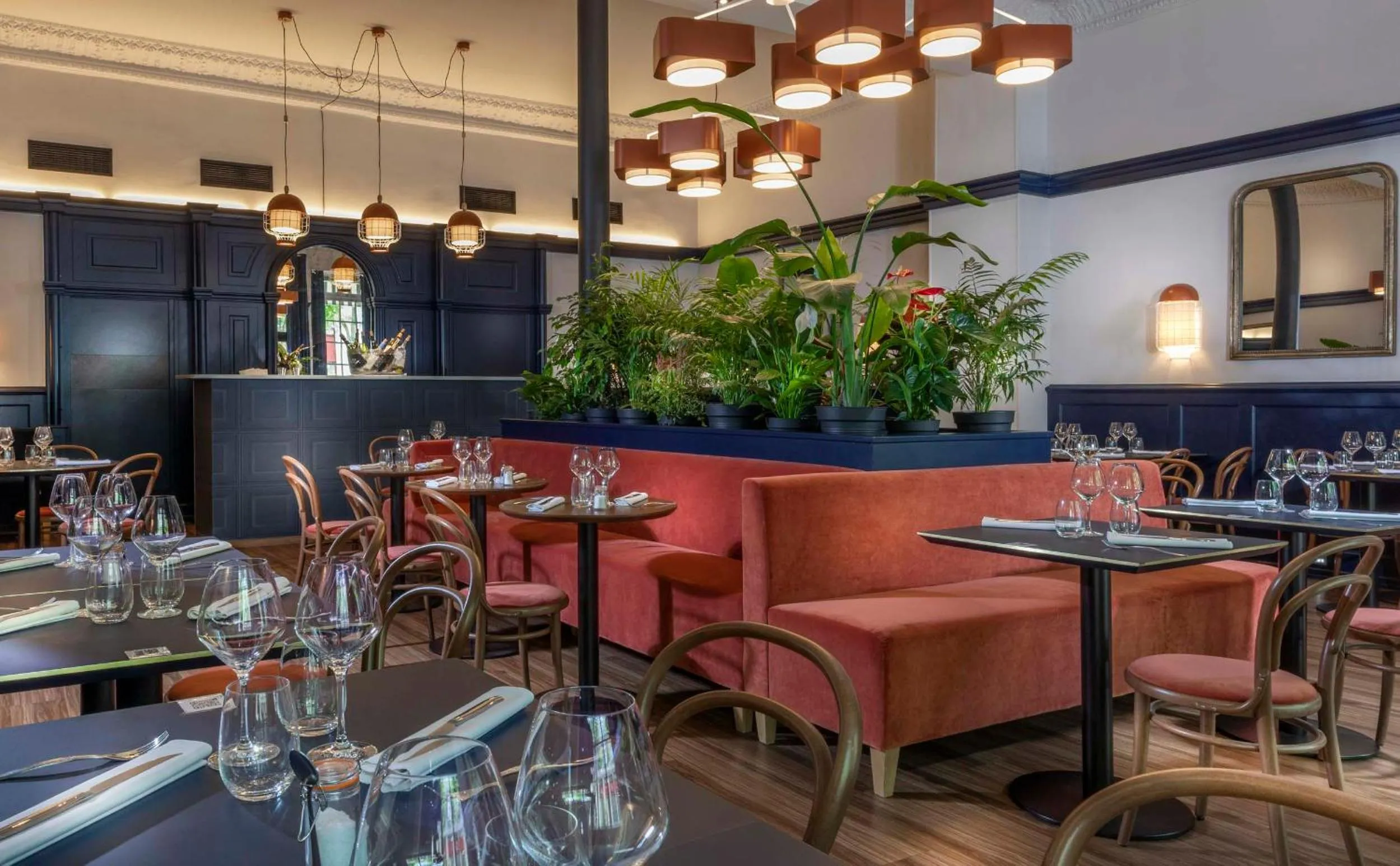 Restaurant/places to eat in Hotel Saint Regis