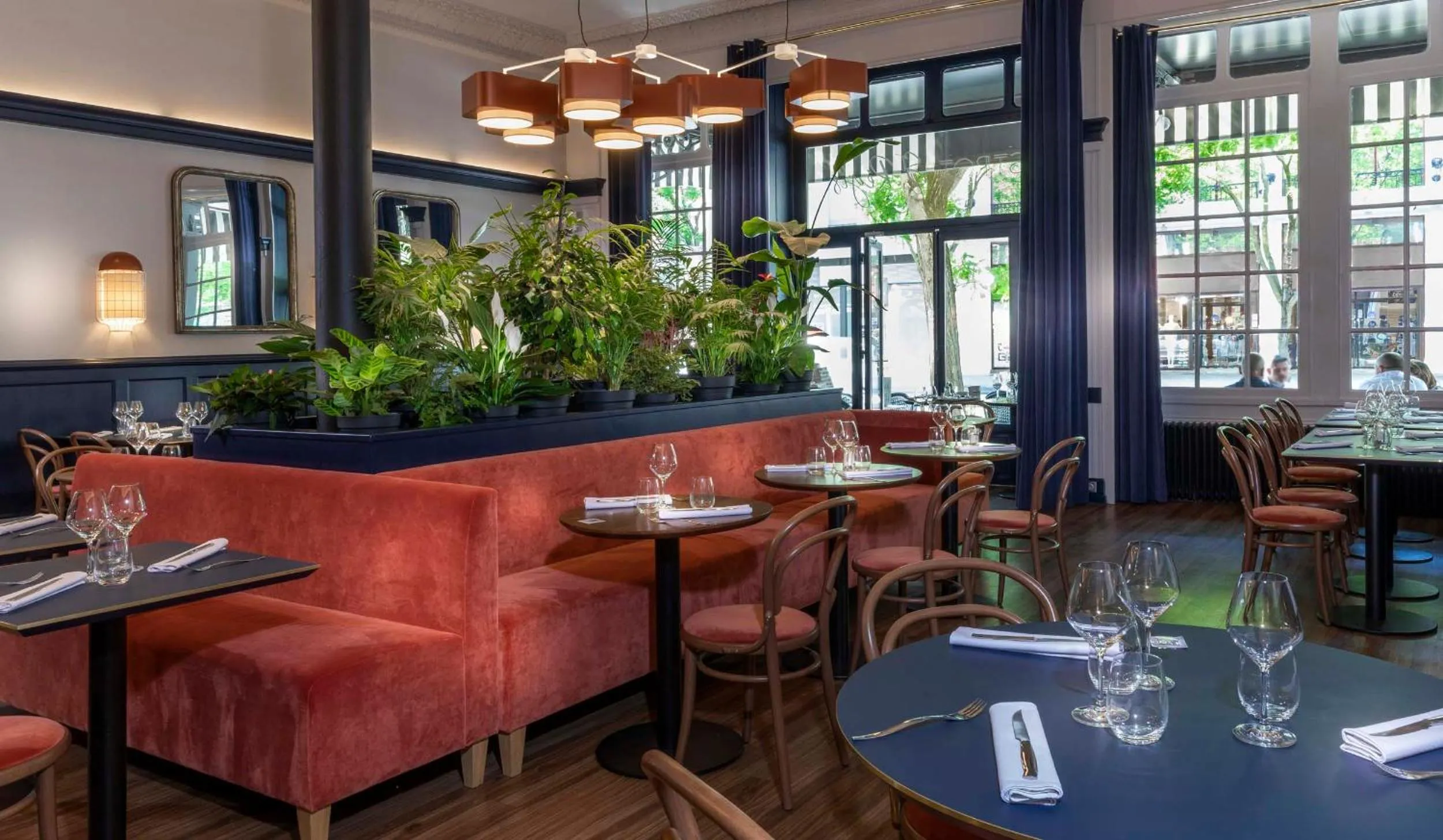 Restaurant/places to eat in Hotel Saint Regis