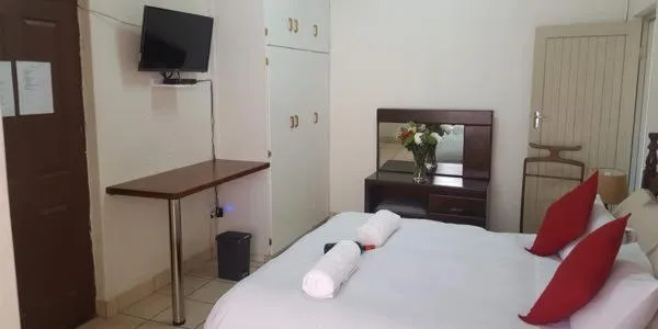 Bed in Lodge Strand (The)