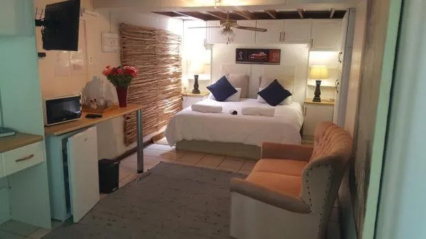 Property building, Bed in Lodge Strand (The)