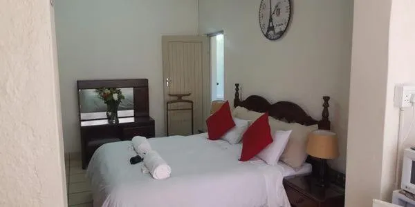 Bed in Lodge Strand (The)