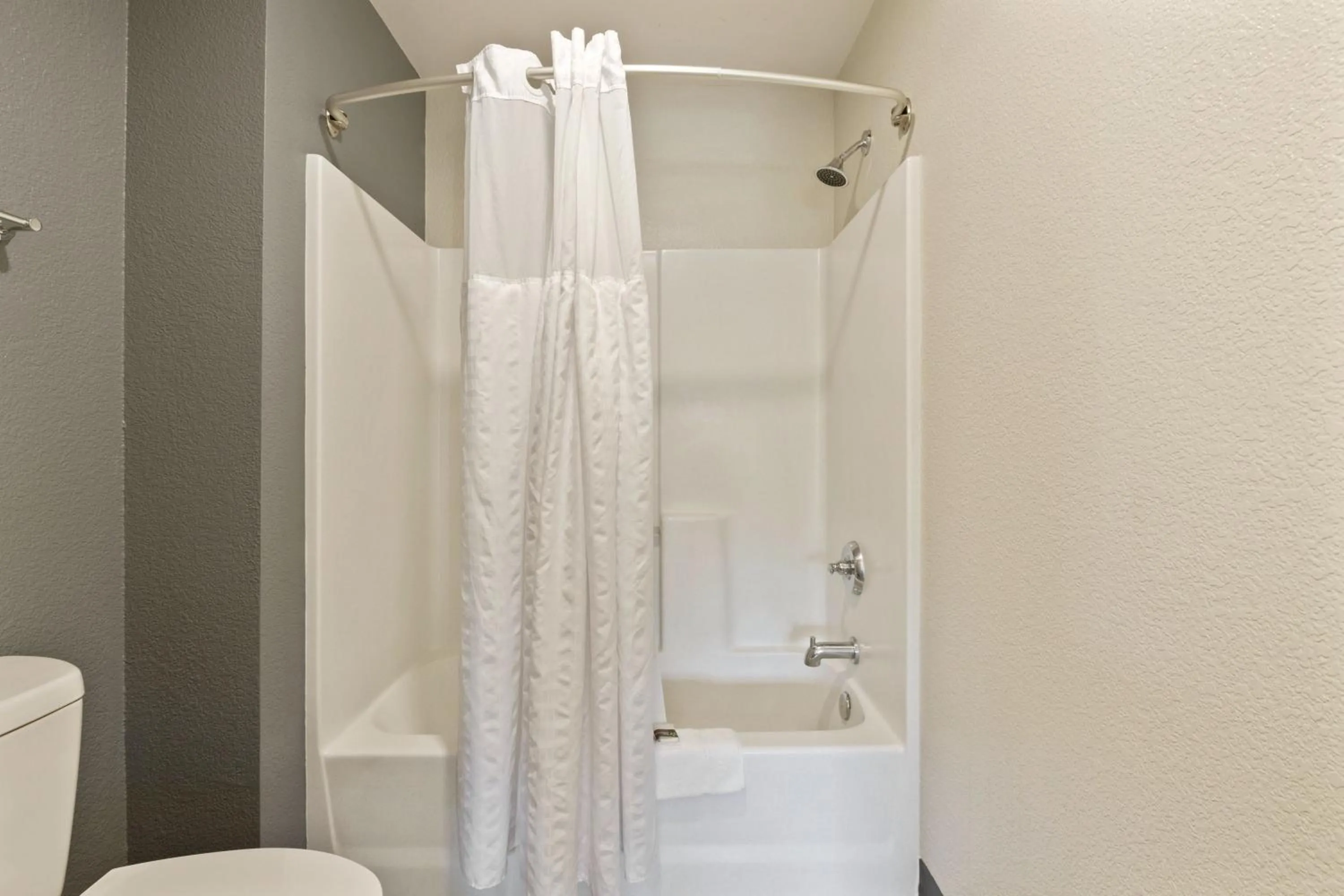 Shower in Extended Stay America Suites - Fremont - Newark