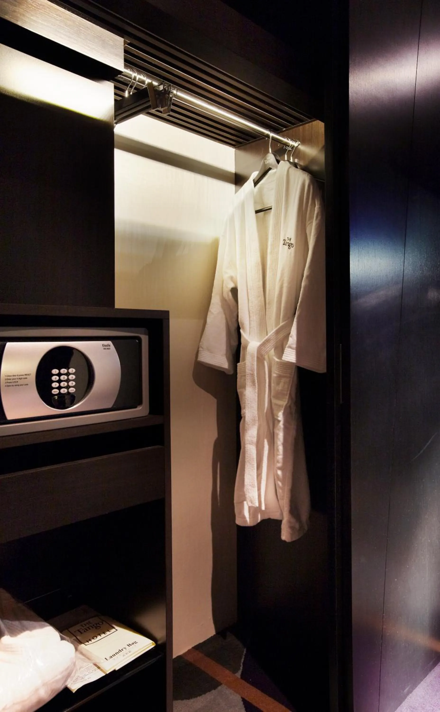 wardrobe in The Tango Hotel Taipei ChangAn