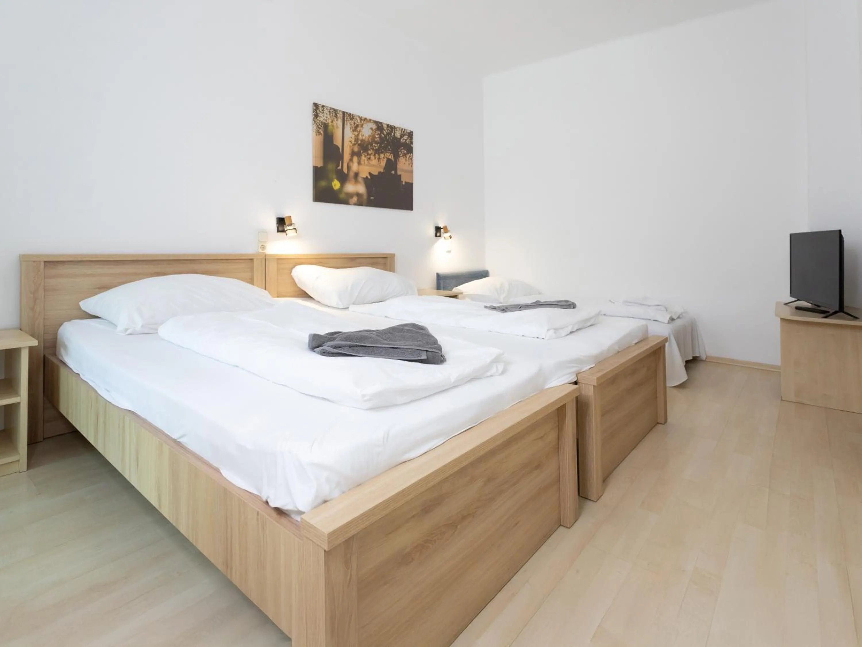 Photo of the whole room, Bed in Hotel Platán