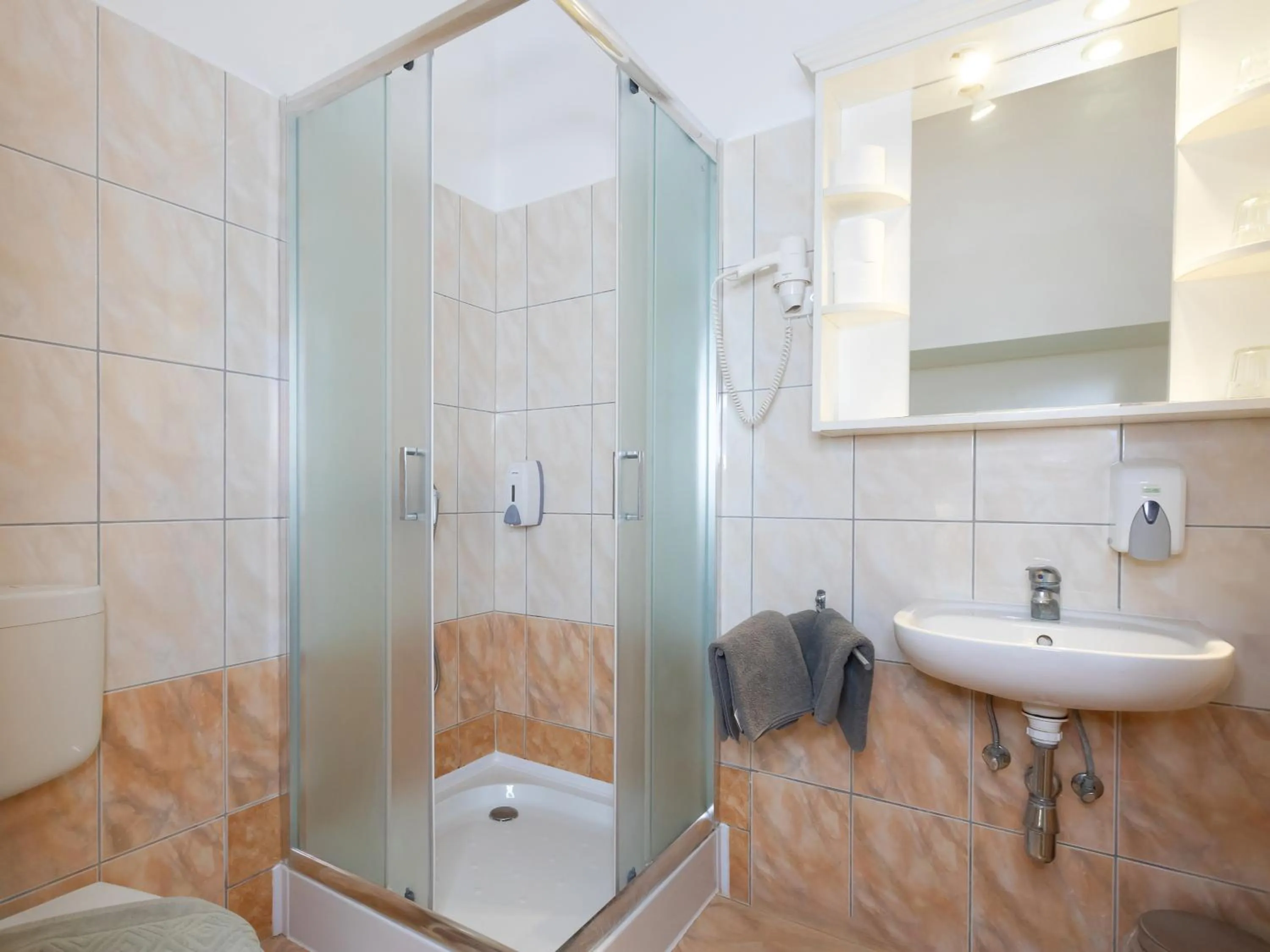 Bathroom in Hotel Platán