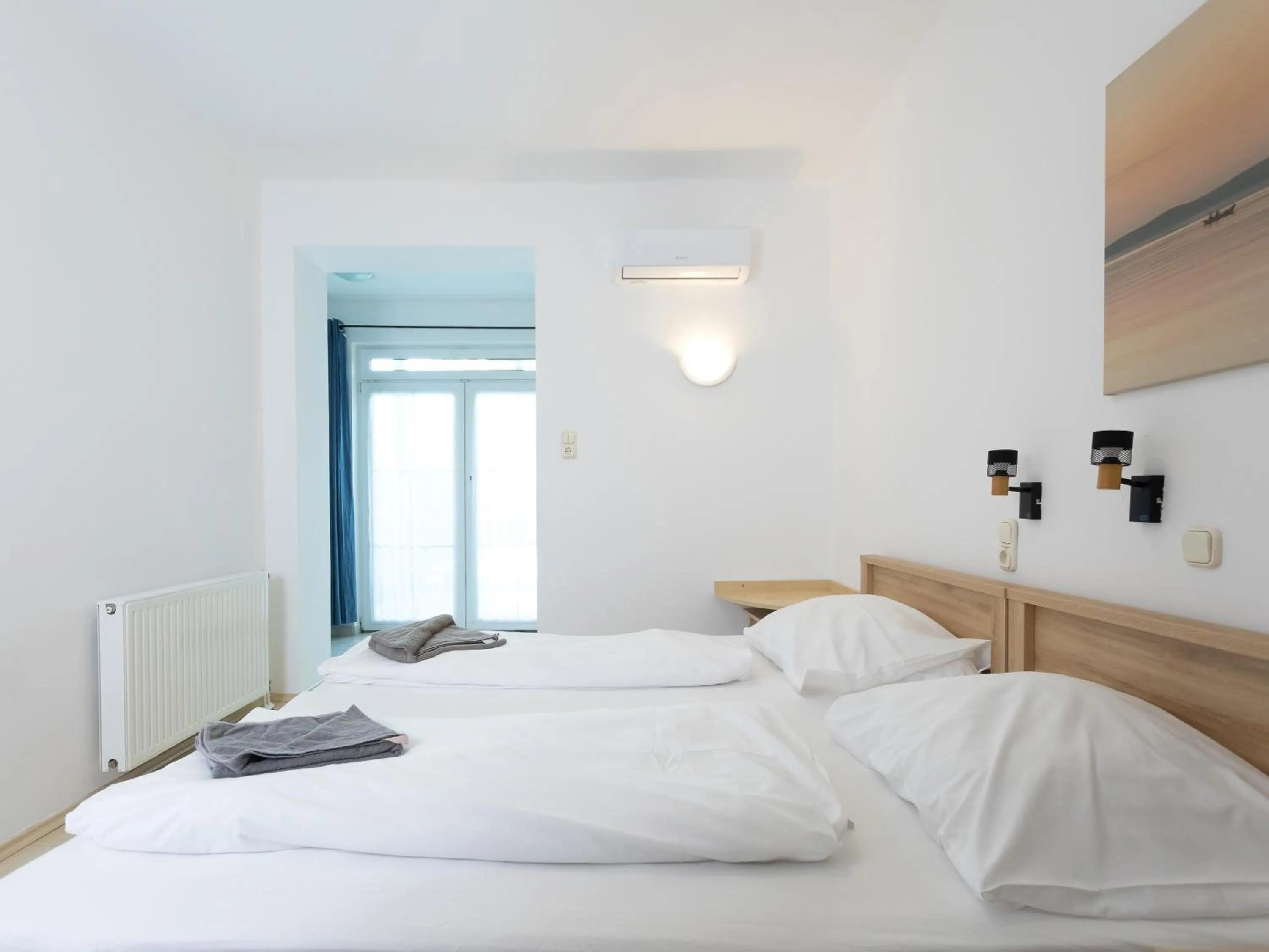 Photo of the whole room, Bed in Hotel Platán