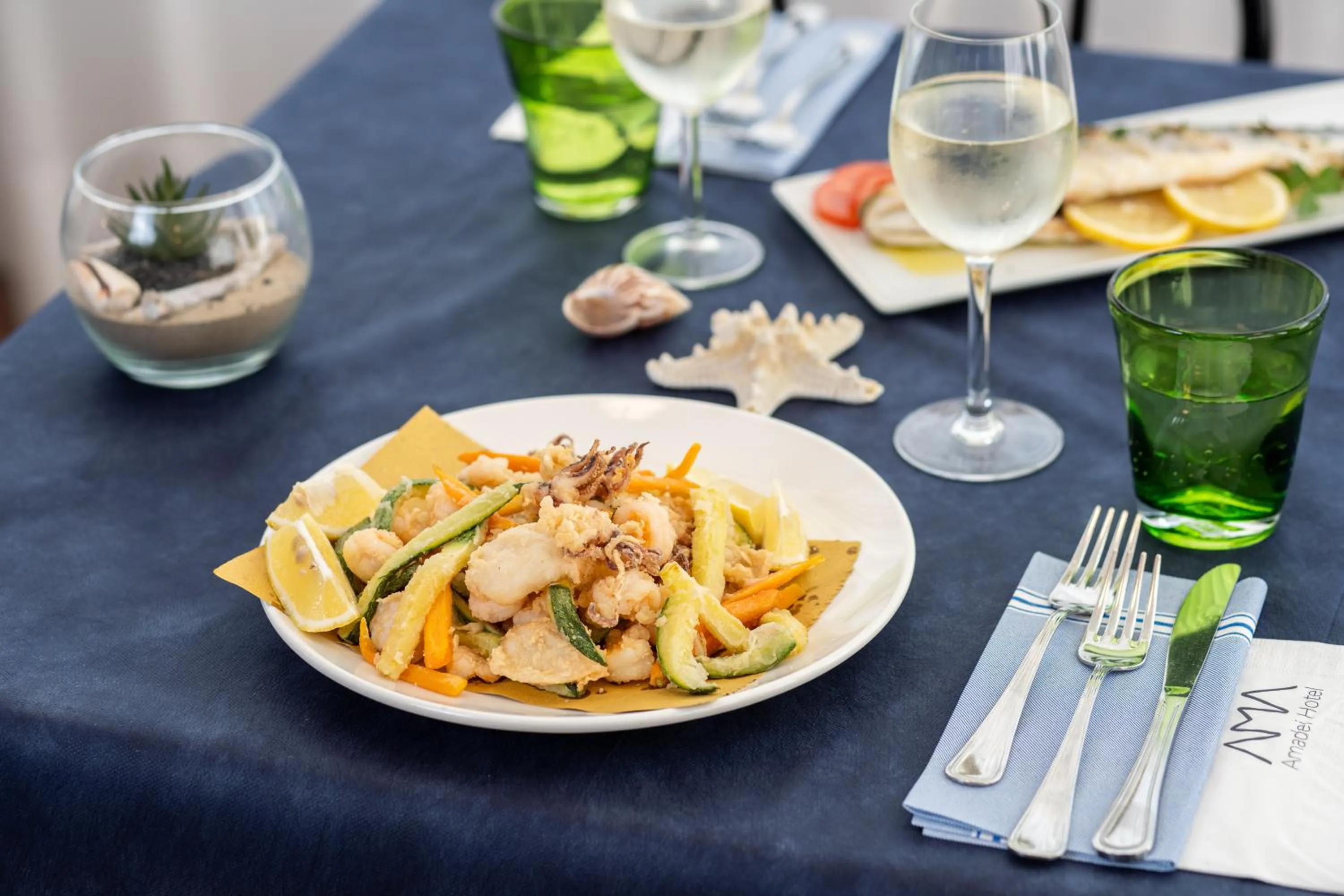 Restaurant/places to eat in Amadei Hotel Figaro & Apartments