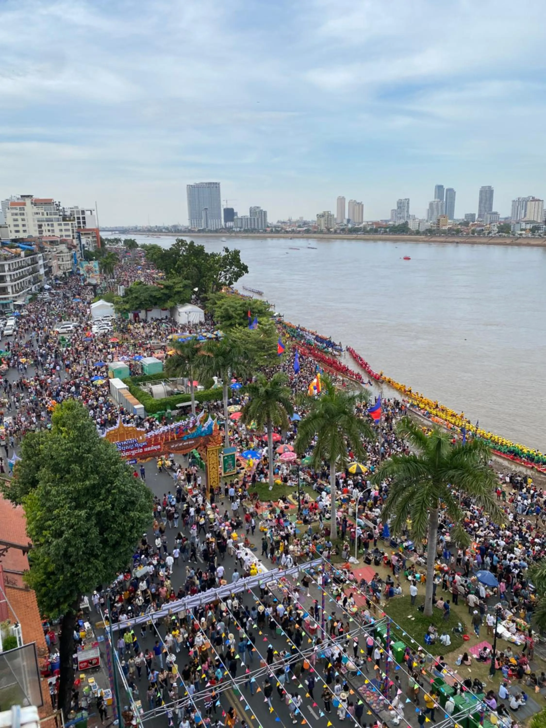 Evening entertainment in 4 RIVERS HOTEL